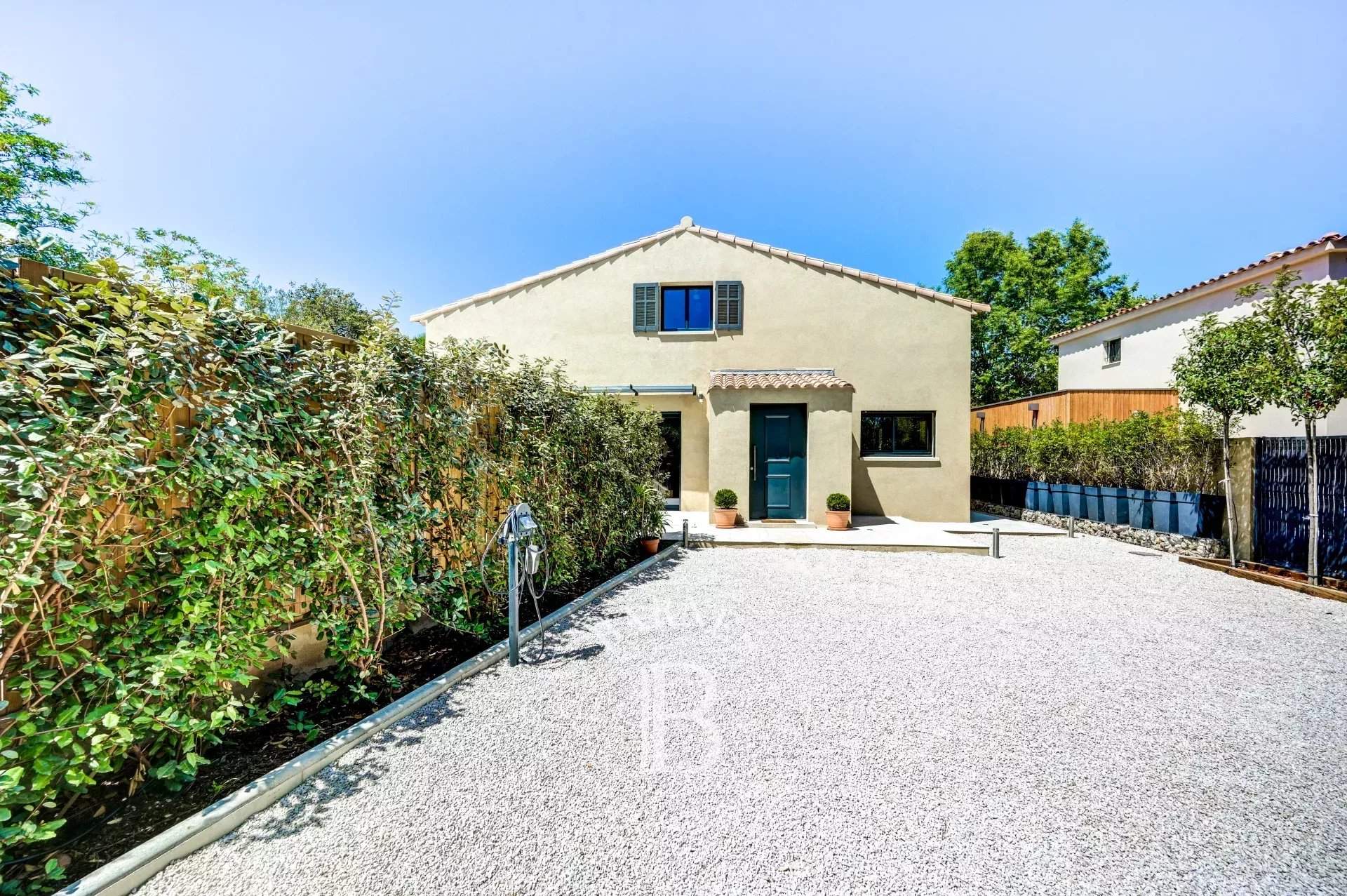 Aix-en-Provence  - House 4 Bedrooms - picture 17