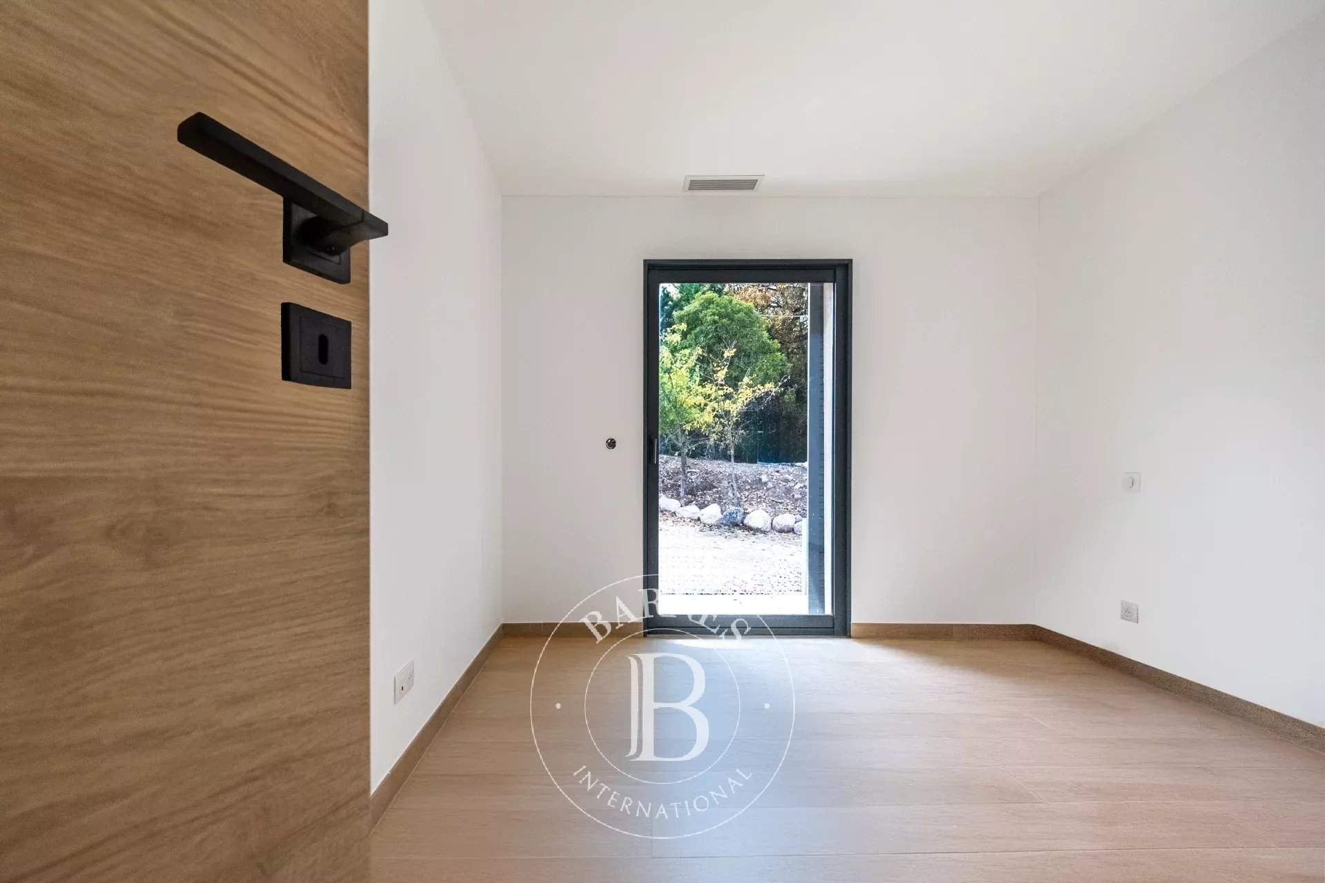 Aix-en-Provence  - Maison 11 Pièces 7 Chambres - picture 11