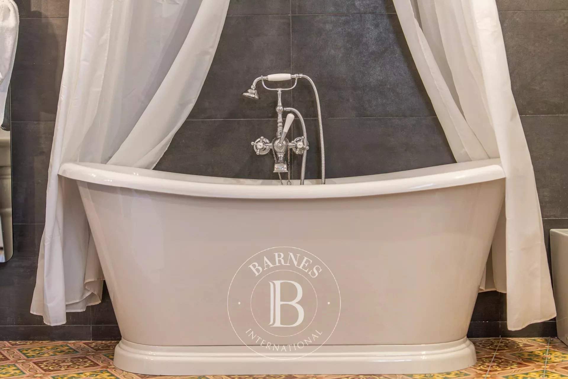 Aix-en-Provence  - Apartment 3 Bedrooms - picture 13