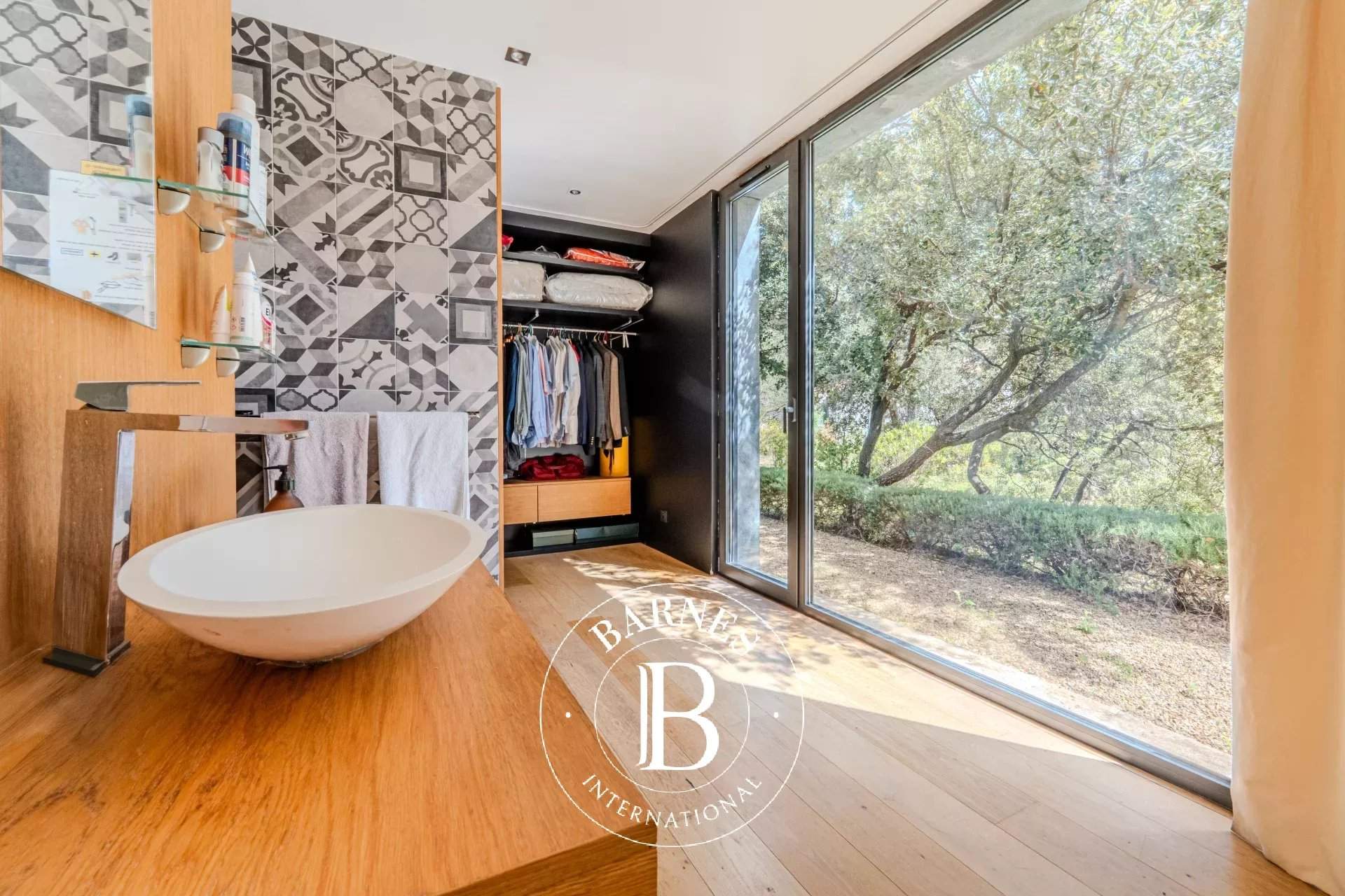 Aix-en-Provence  - House 3 Bedrooms - picture 17