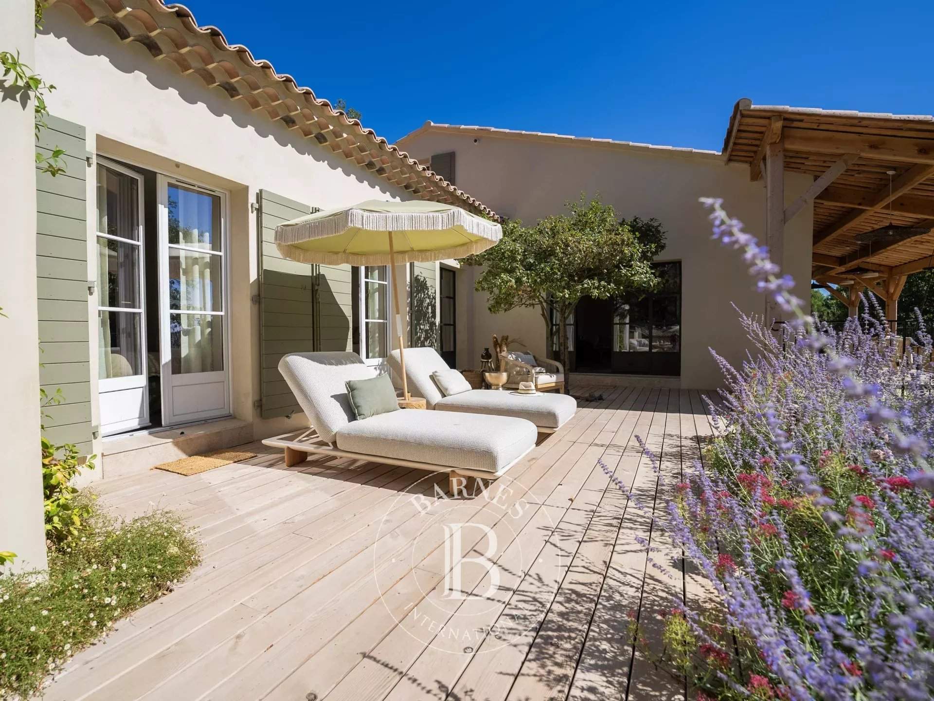 Lourmarin  - Property 5 Bedrooms - picture 5
