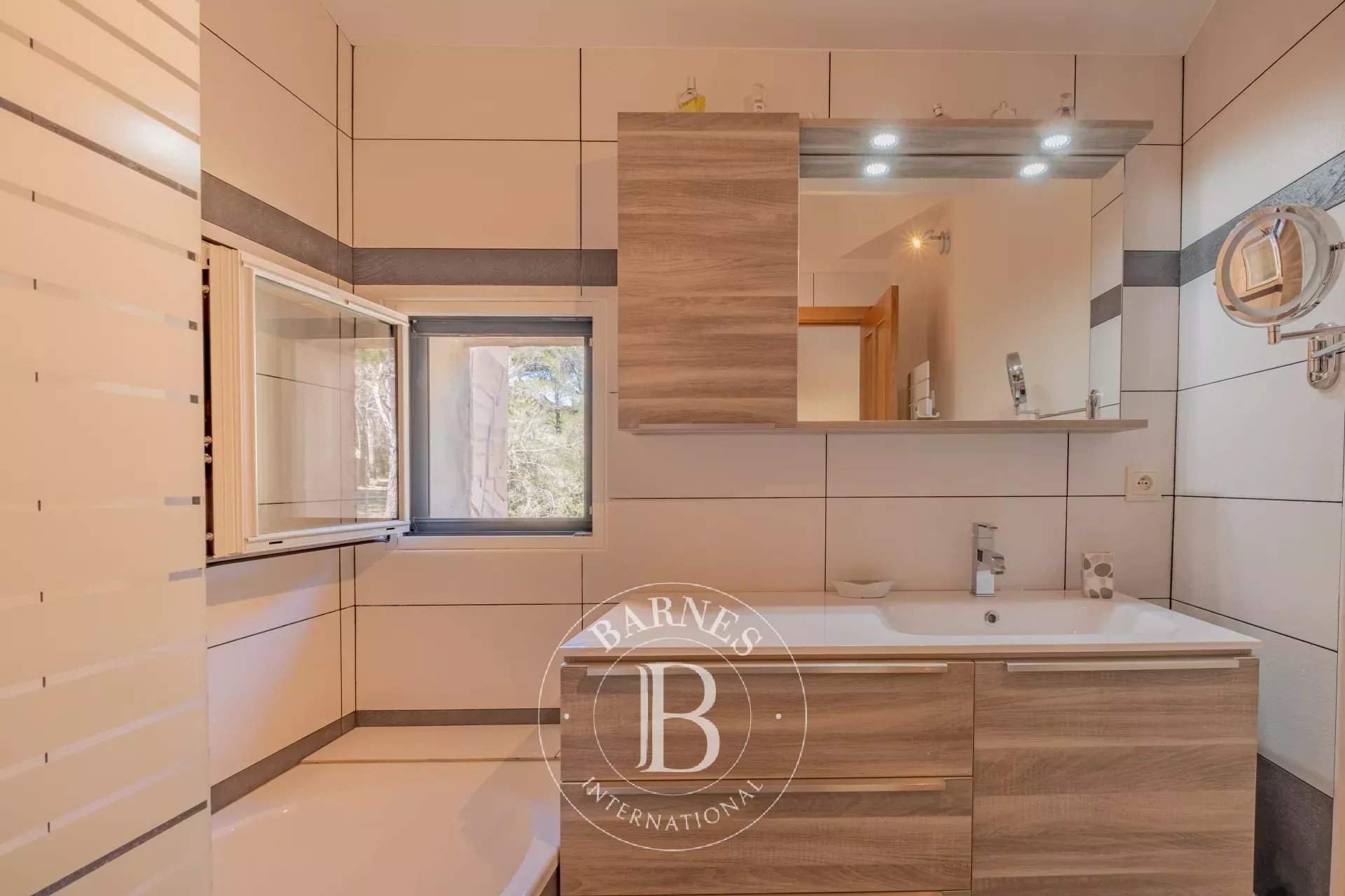 Aix-en-Provence  - House 4 Bedrooms - picture 15