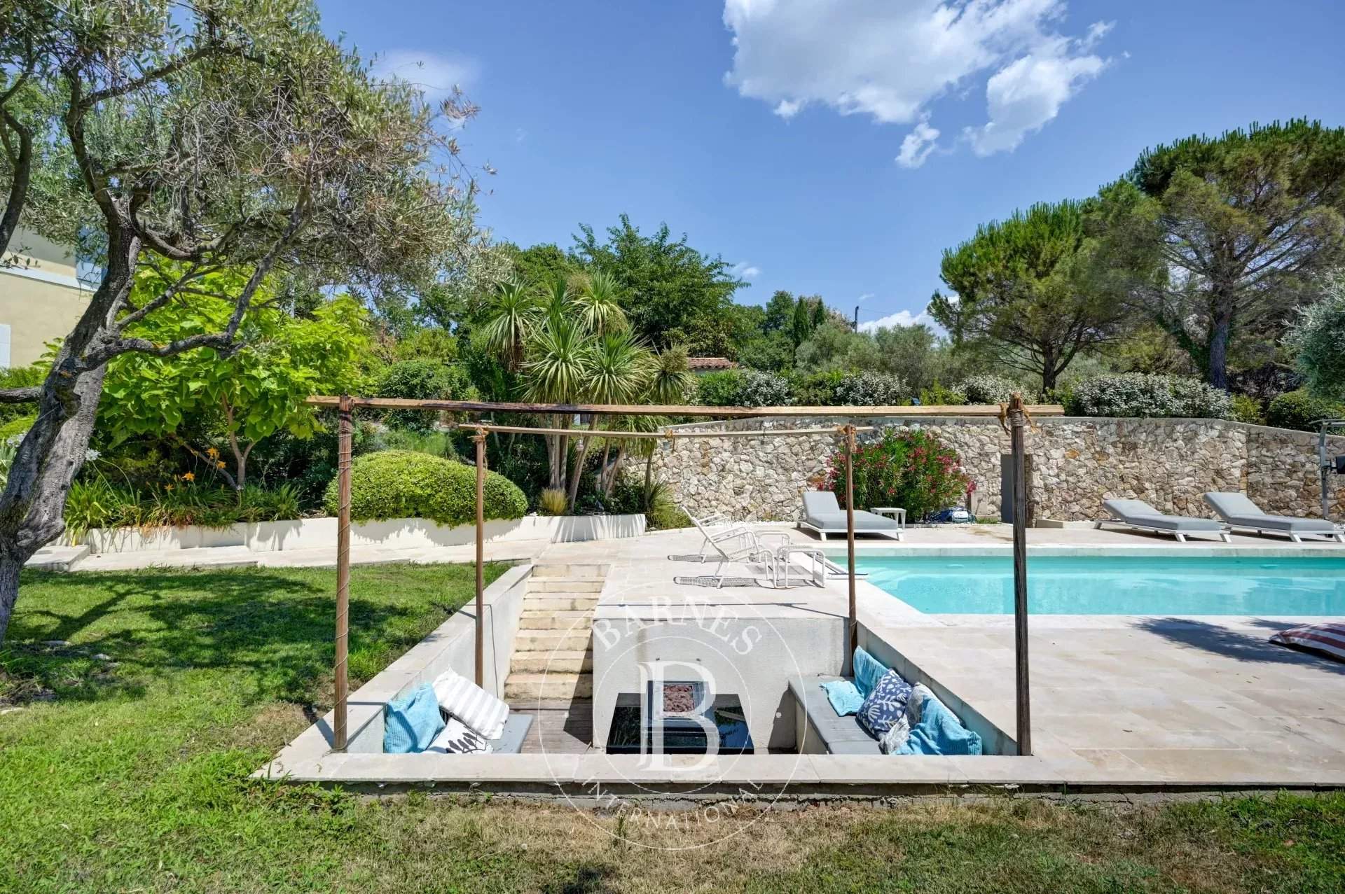 Aix-en-Provence  - Maison 9 Pièces 6 Chambres - picture 18