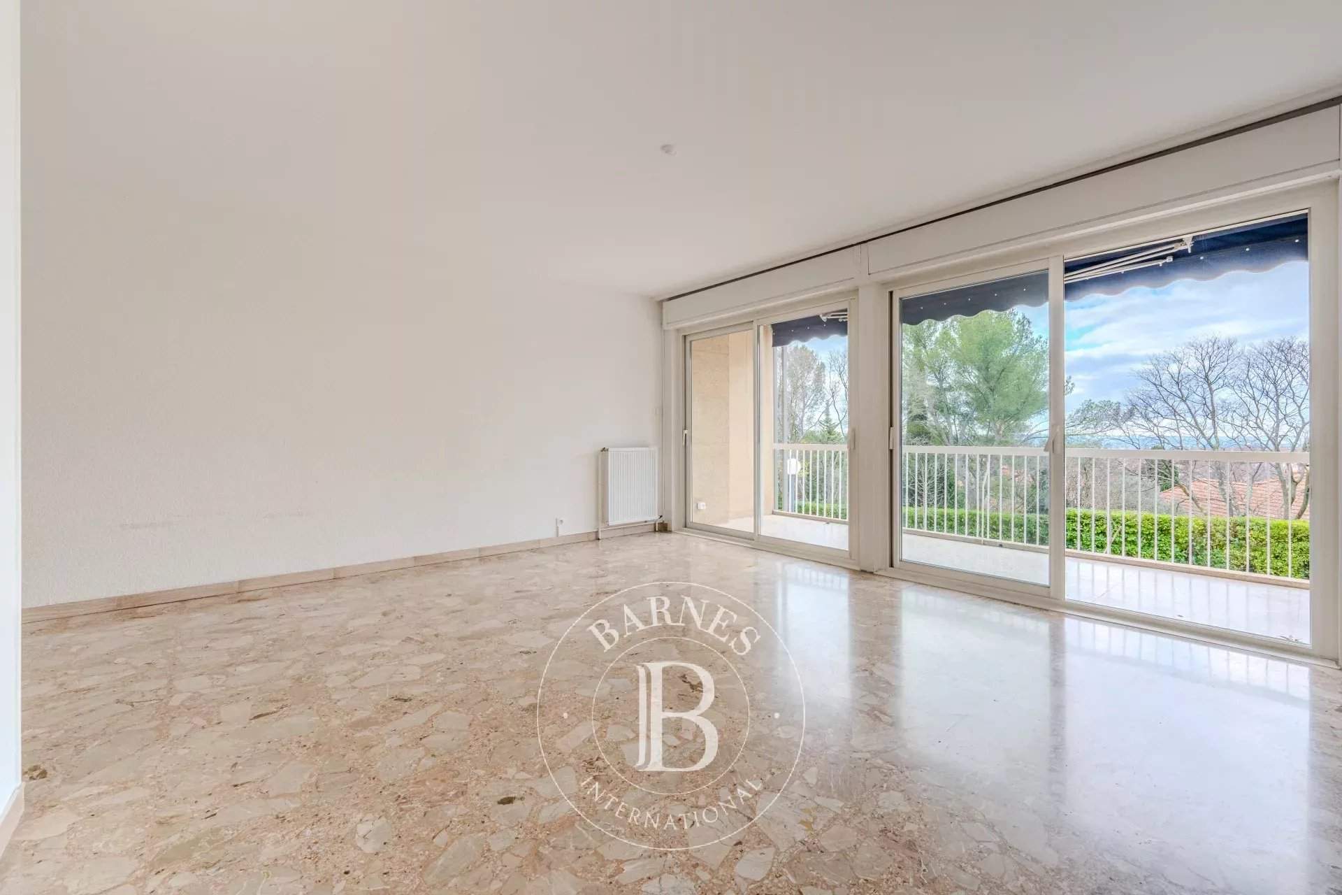 Aix-en-Provence  - Apartment 3 Bedrooms - picture 1