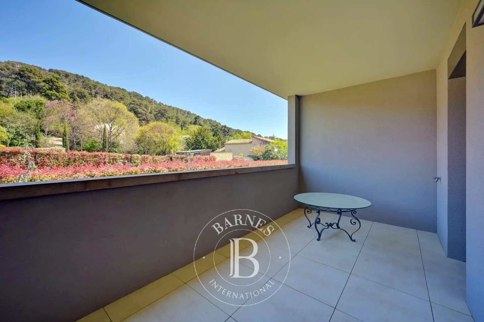 Aix-en-Provence  - Appartement 3 Pièces 2 Chambres - picture 4
