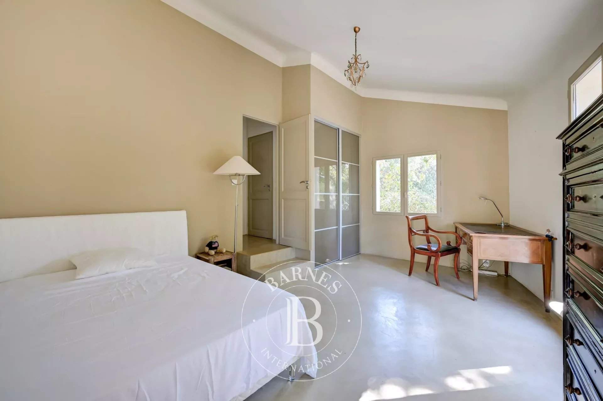 Aix-en-Provence  - House 3 Bedrooms - picture 17