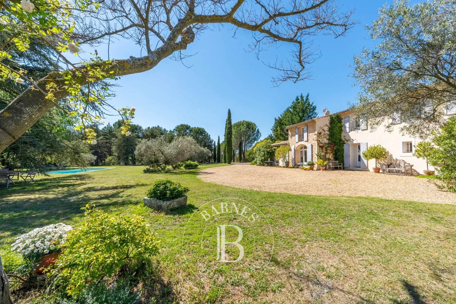 Lourmarin  - Property 5 Bedrooms - picture 3