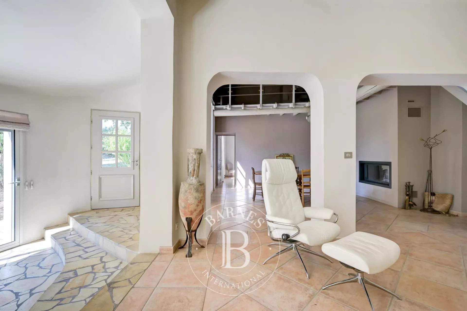 Aix-en-Provence  - House 3 Bedrooms - picture 5