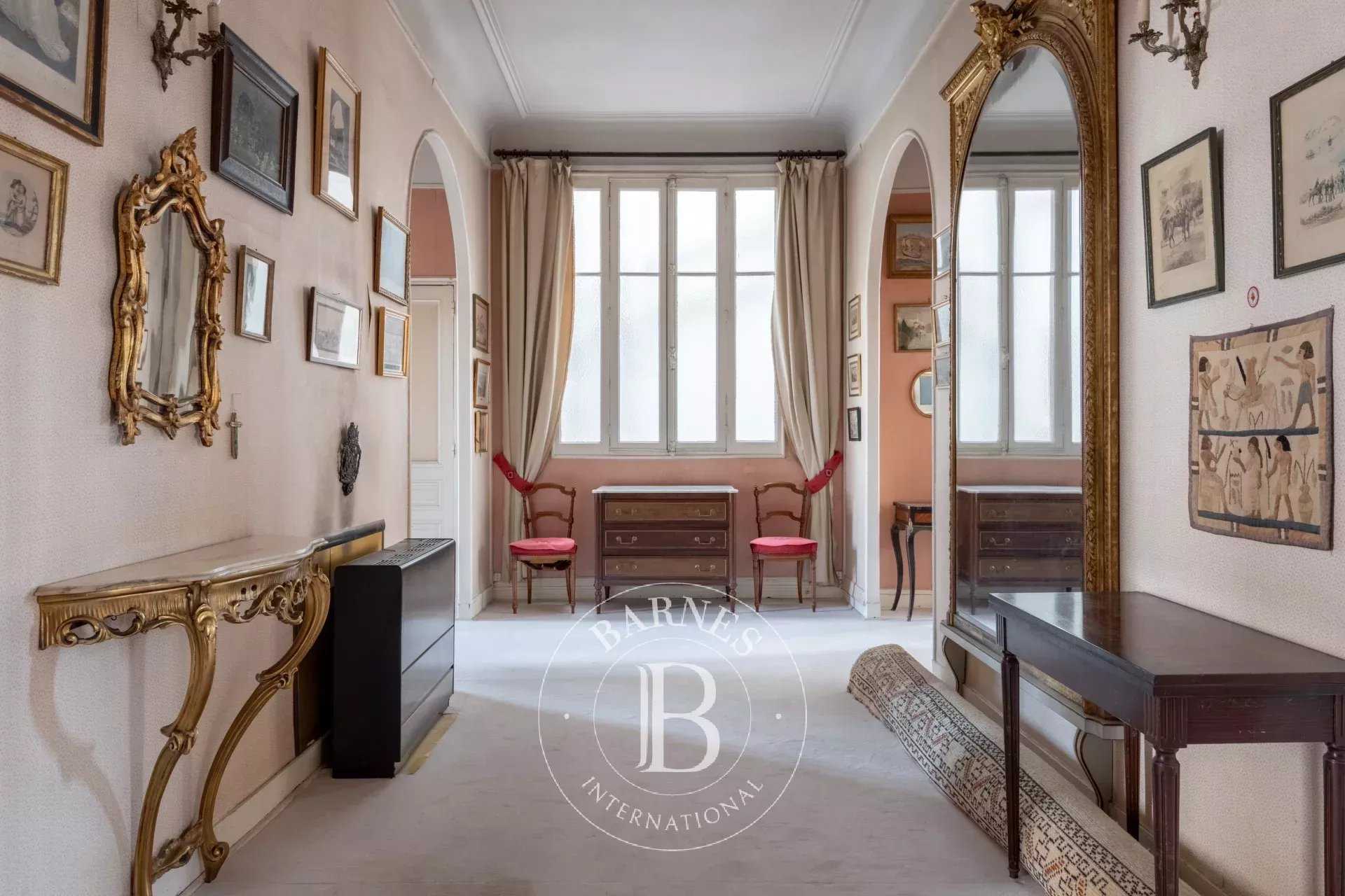 Marseille  - Appartement 7 Pièces 5 Chambres