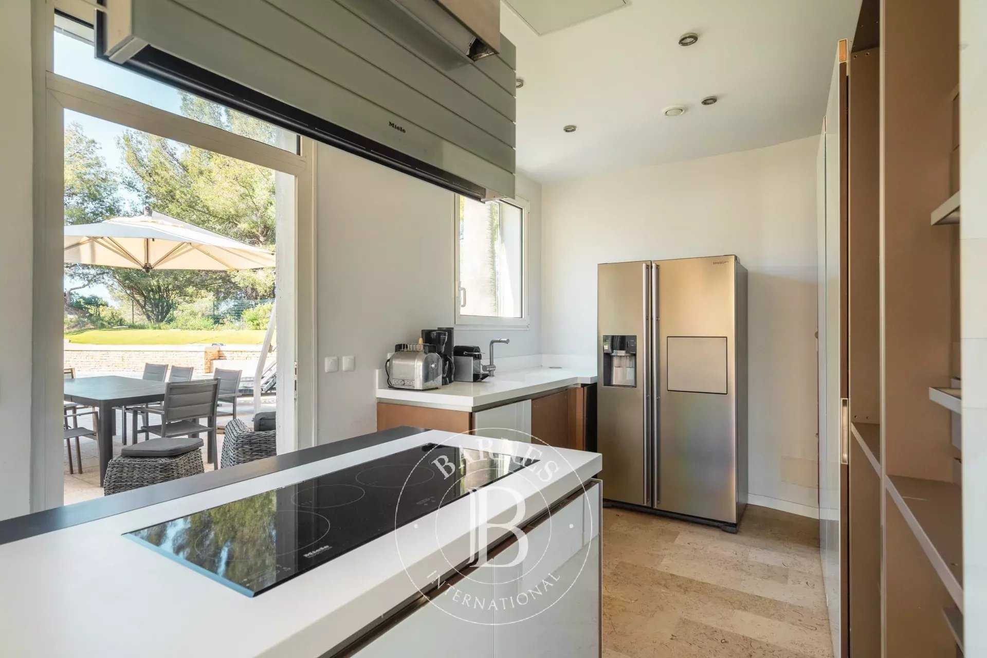 Cassis  - Maison 7 Pi&egrave;ces 5 Chambres