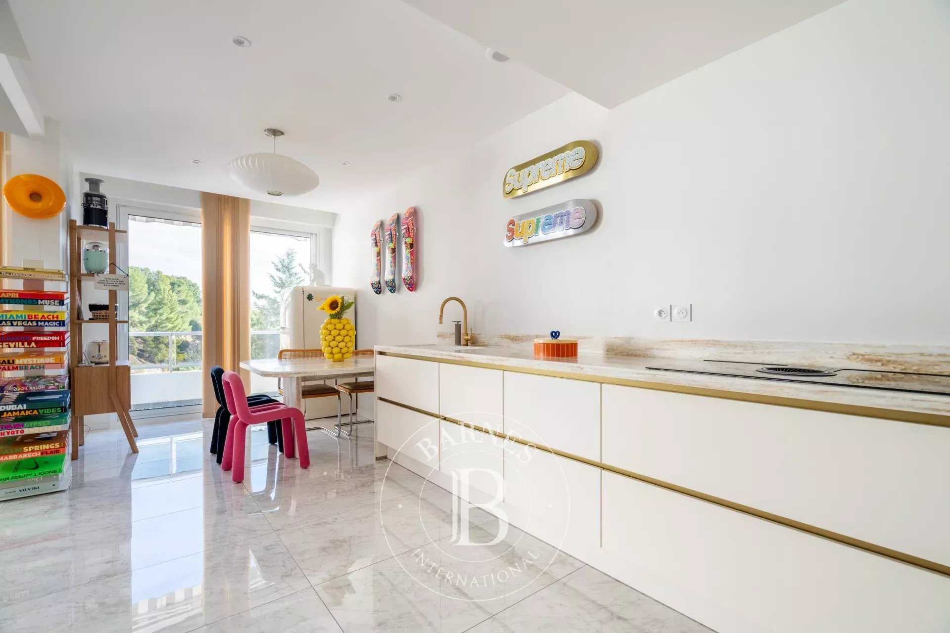 Marseille  - Appartement 4 Pi&egrave;ces 3 Chambres