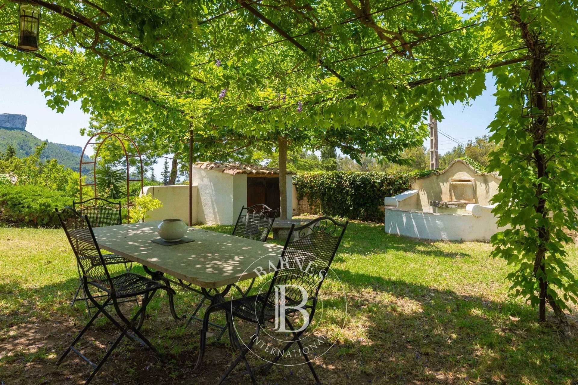 Cassis  - Maison 5 Pièces 3 Chambres