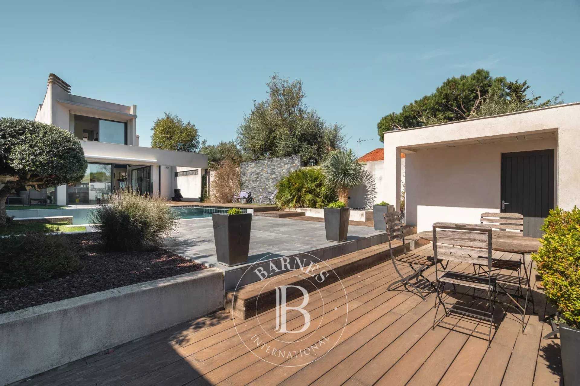 Marseille  - Villa 4 Pi&egrave;ces 3 Chambres