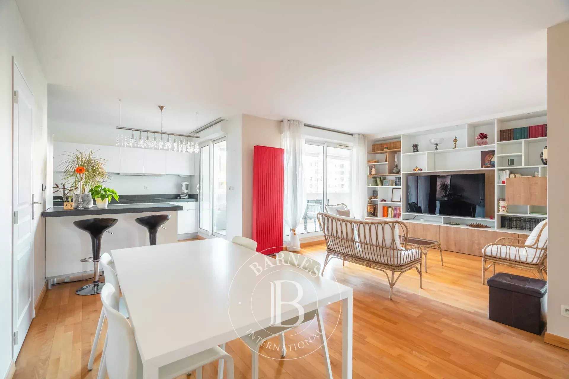 Marseille  - Appartement 4 Pi&egrave;ces 3 Chambres