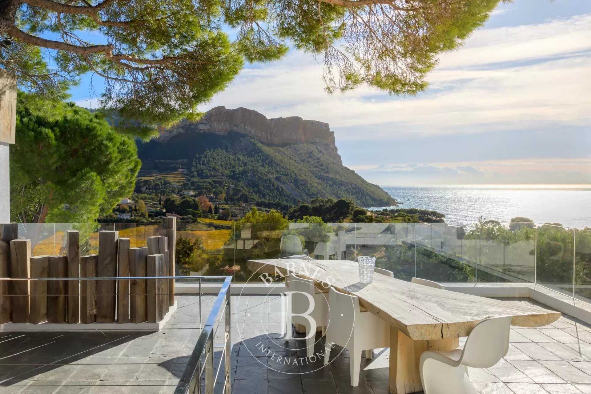 Property Cassis