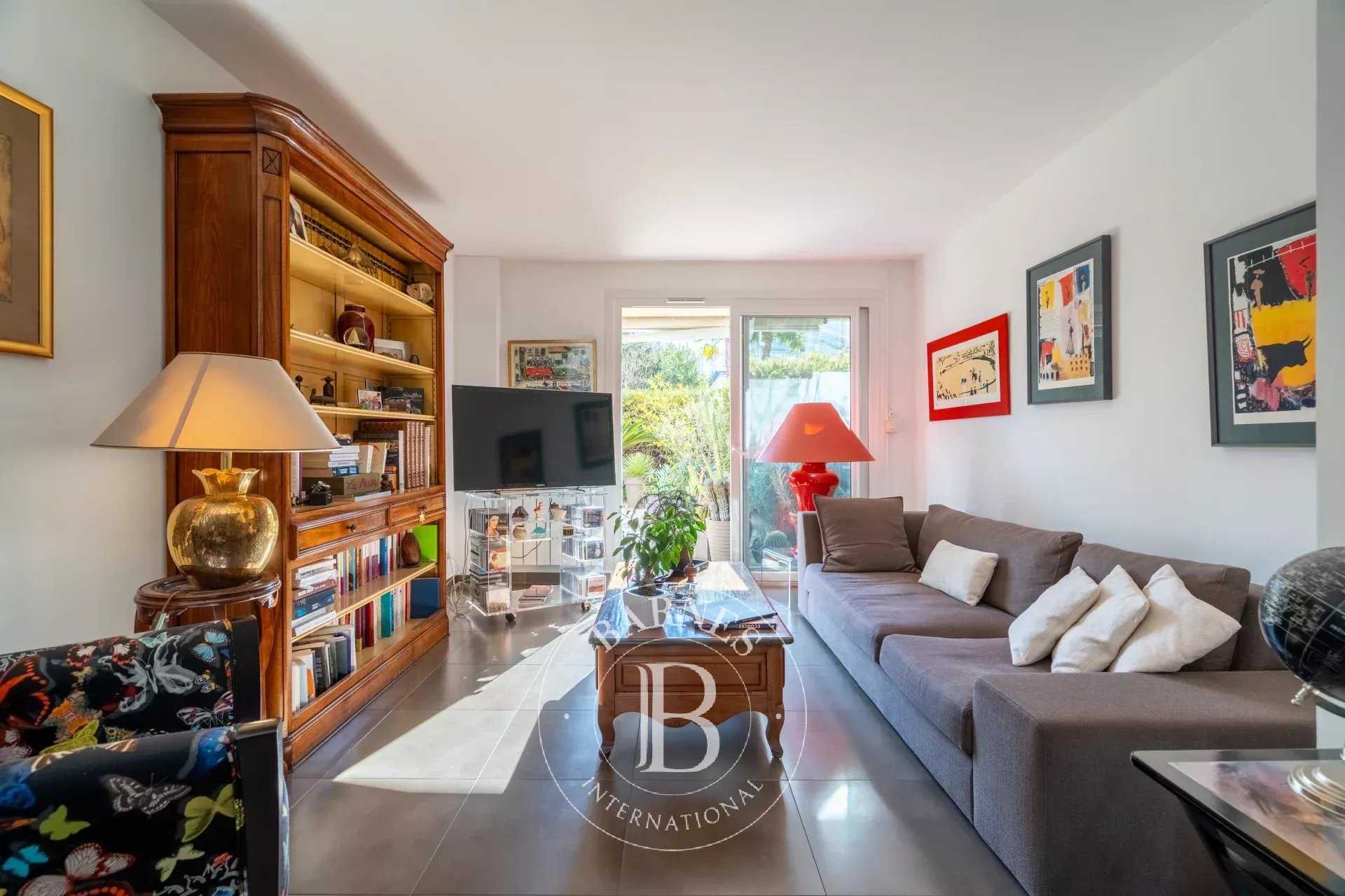 Marseille  - Appartement 2 Pièces, 1 Chambre