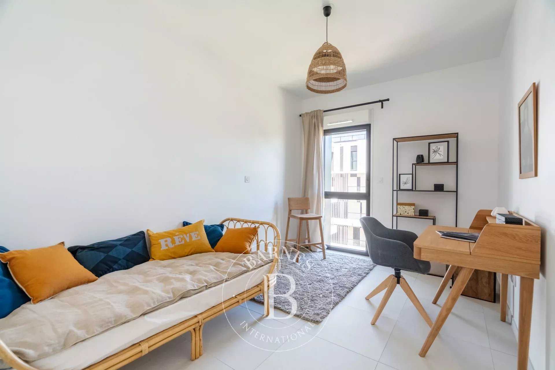 Marseille  - Appartement 3 Pièces 2 Chambres