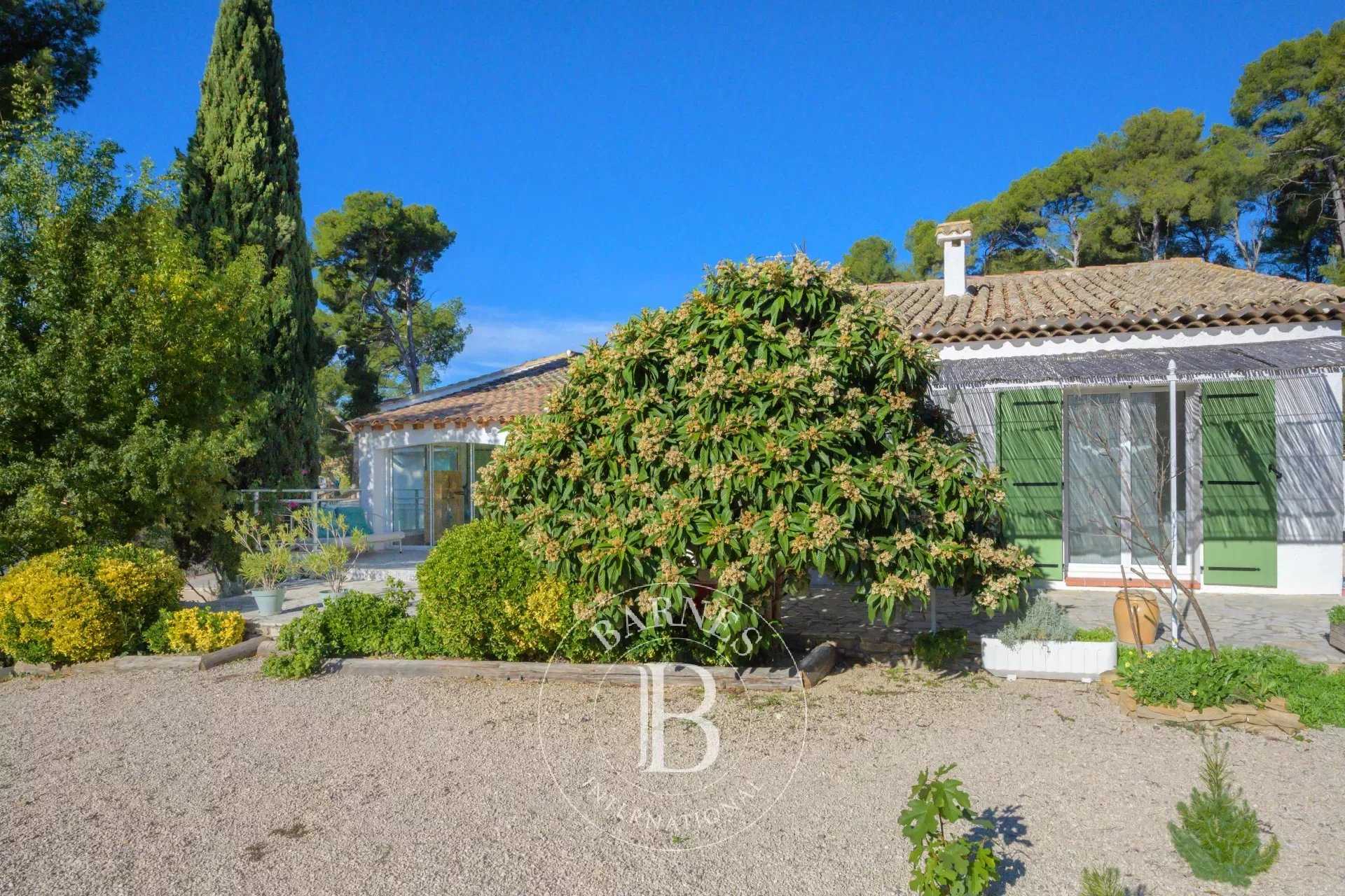 Aubagne  - House 3 Bedrooms