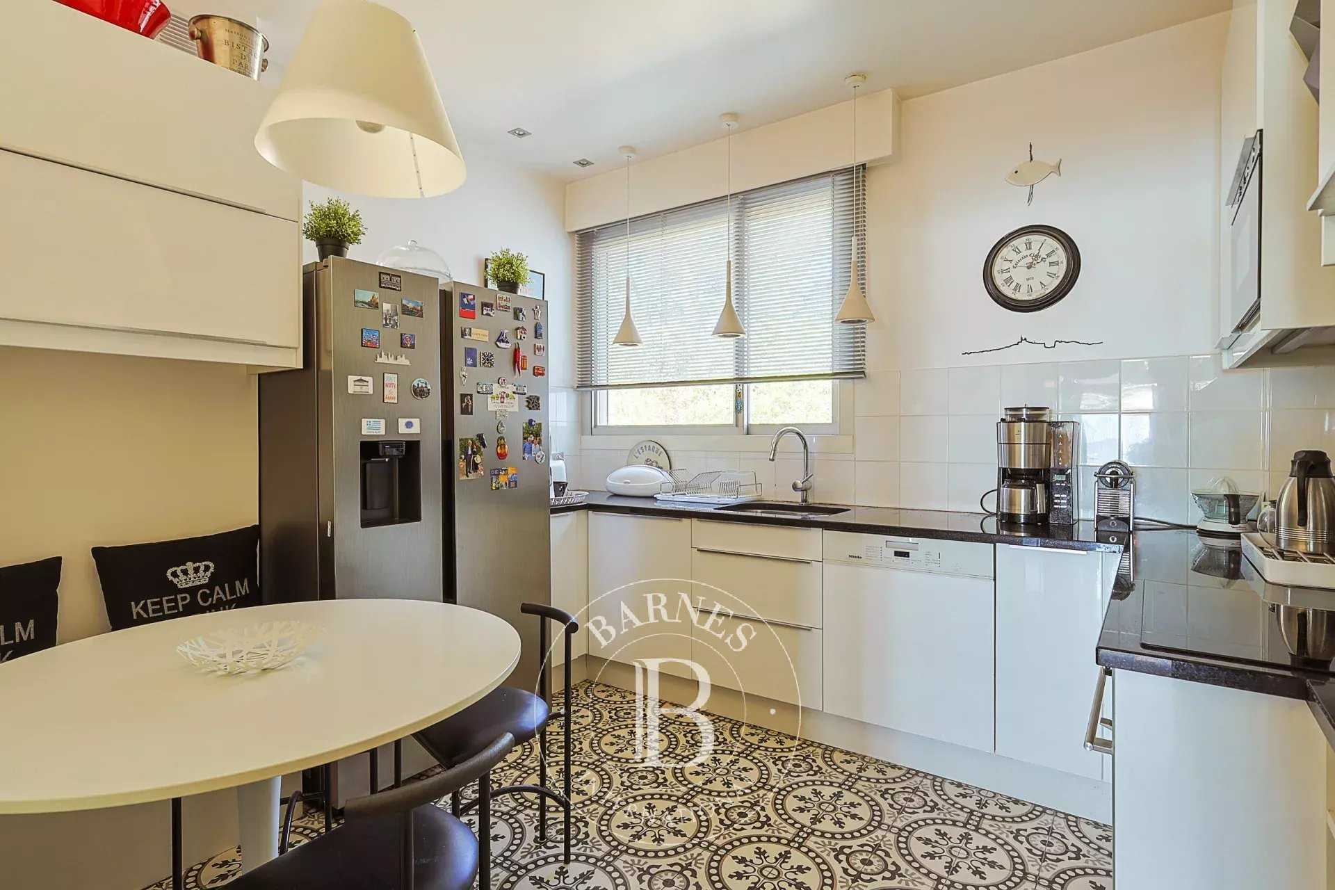 Marseille  - Appartement 3 Pi&egrave;ces 2 Chambres