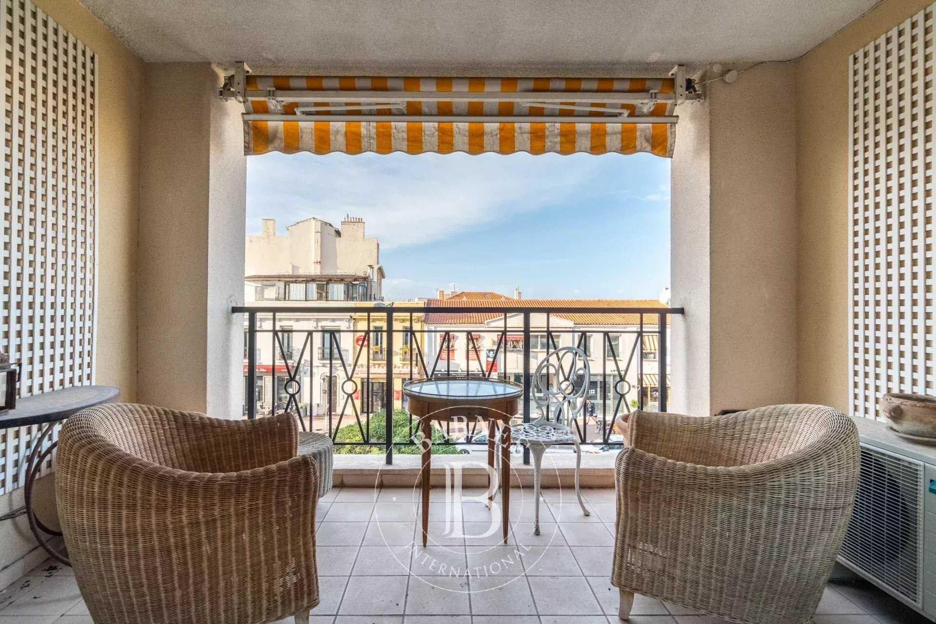 Marseille  - Appartement 3 Pi&egrave;ces 2 Chambres