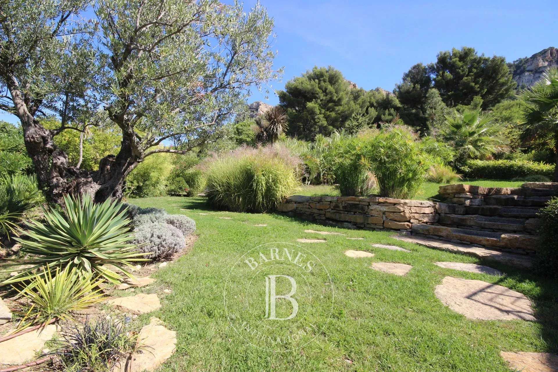 Cassis  - Villa 7 Bedrooms