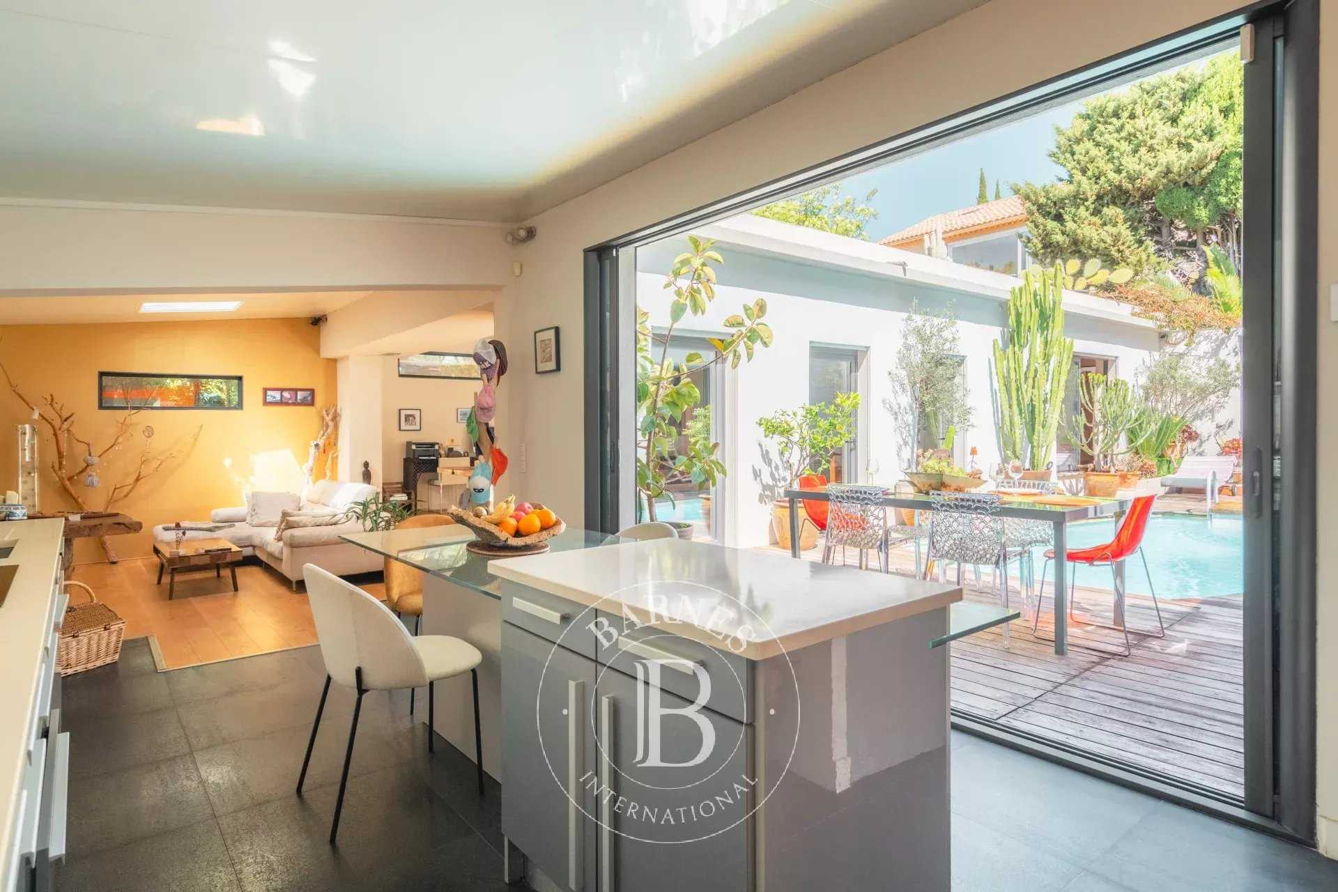 Cassis  - Maison 7 Pi&egrave;ces 3 Chambres