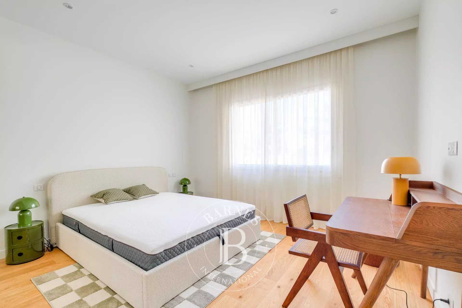 Marseille  - Appartement 3 Pi&egrave;ces 2 Chambres