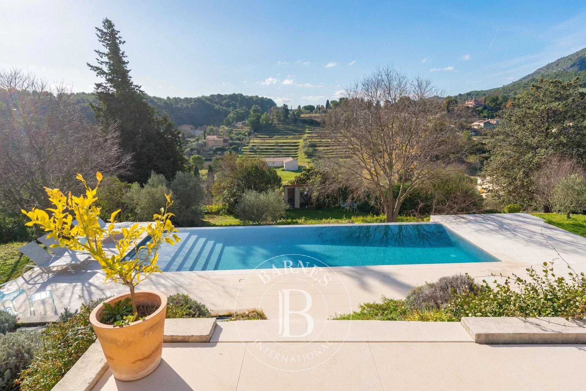 Roquevaire  - Maison 5 Pi&egrave;ces 4 Chambres