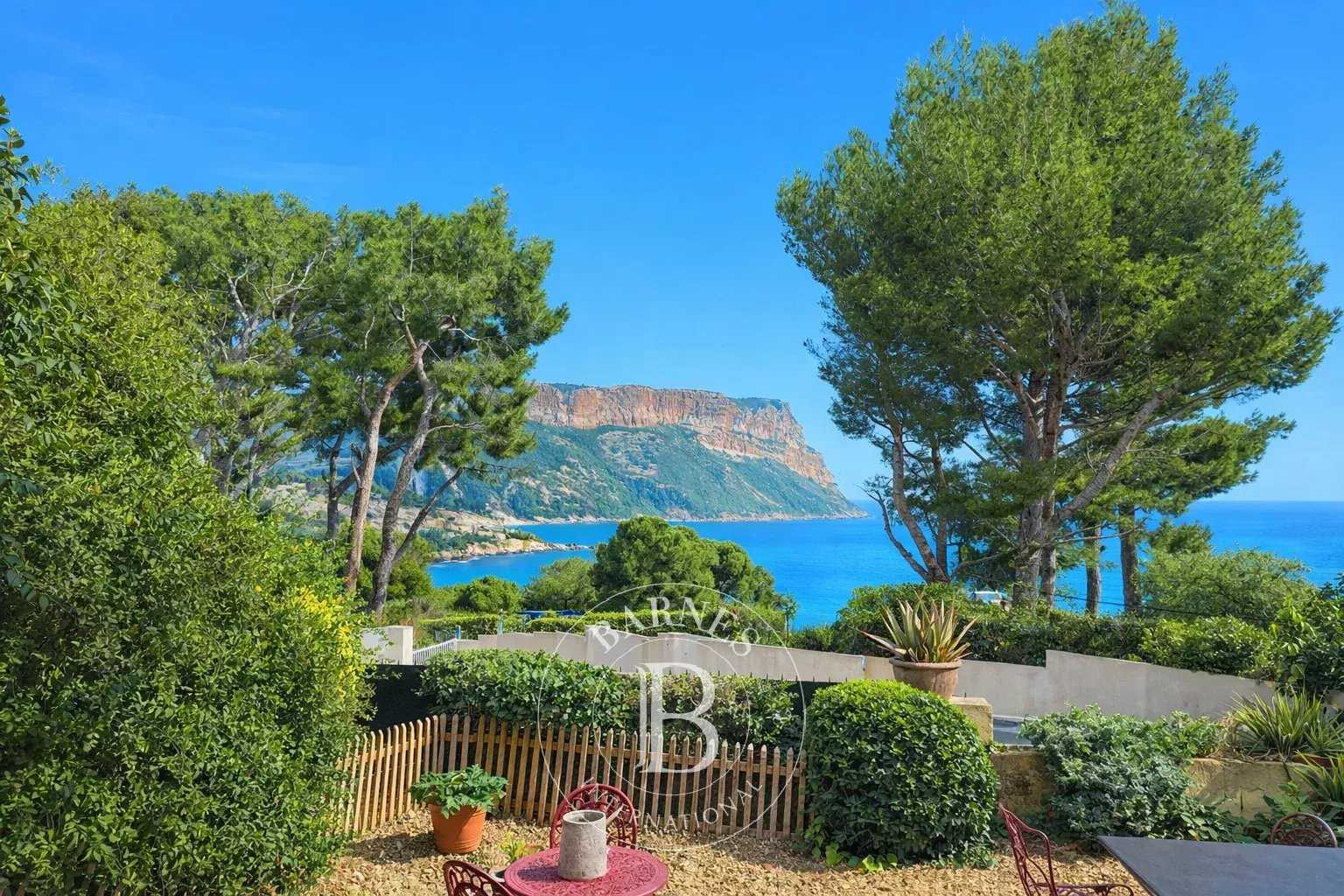 Cassis  - Maison 8 Pi&egrave;ces 5 Chambres