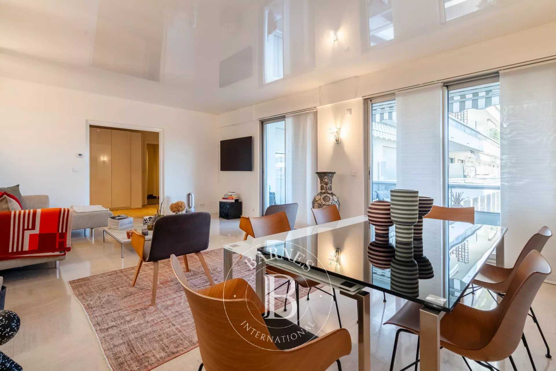 Marseille  - Appartement 3 Pi&egrave;ces 2 Chambres