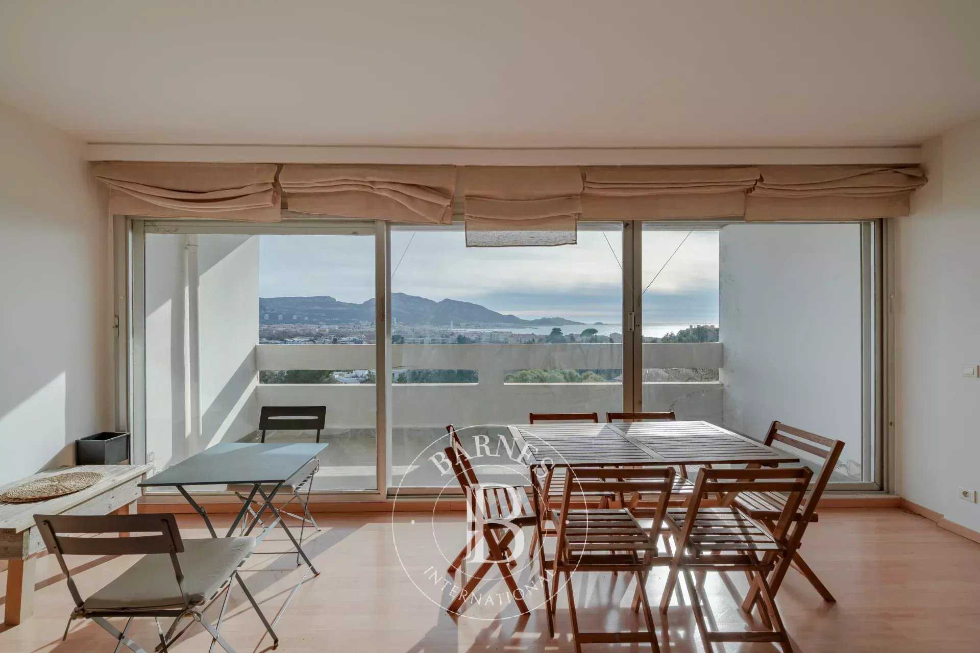 Marseille  - Appartement 1 Pièce, 1 Chambre
