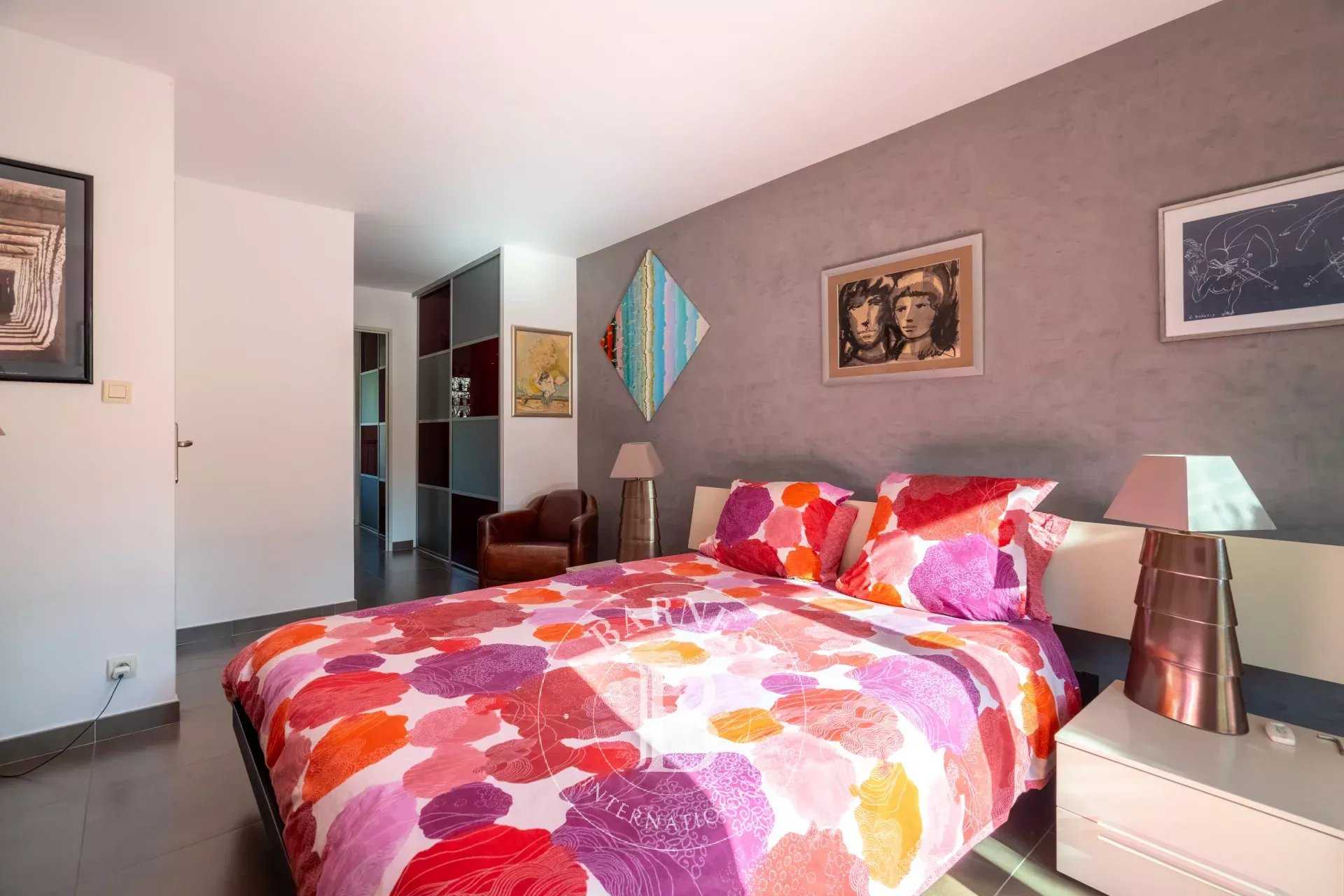 Marseille  - Appartement 2 Pièces, 1 Chambre