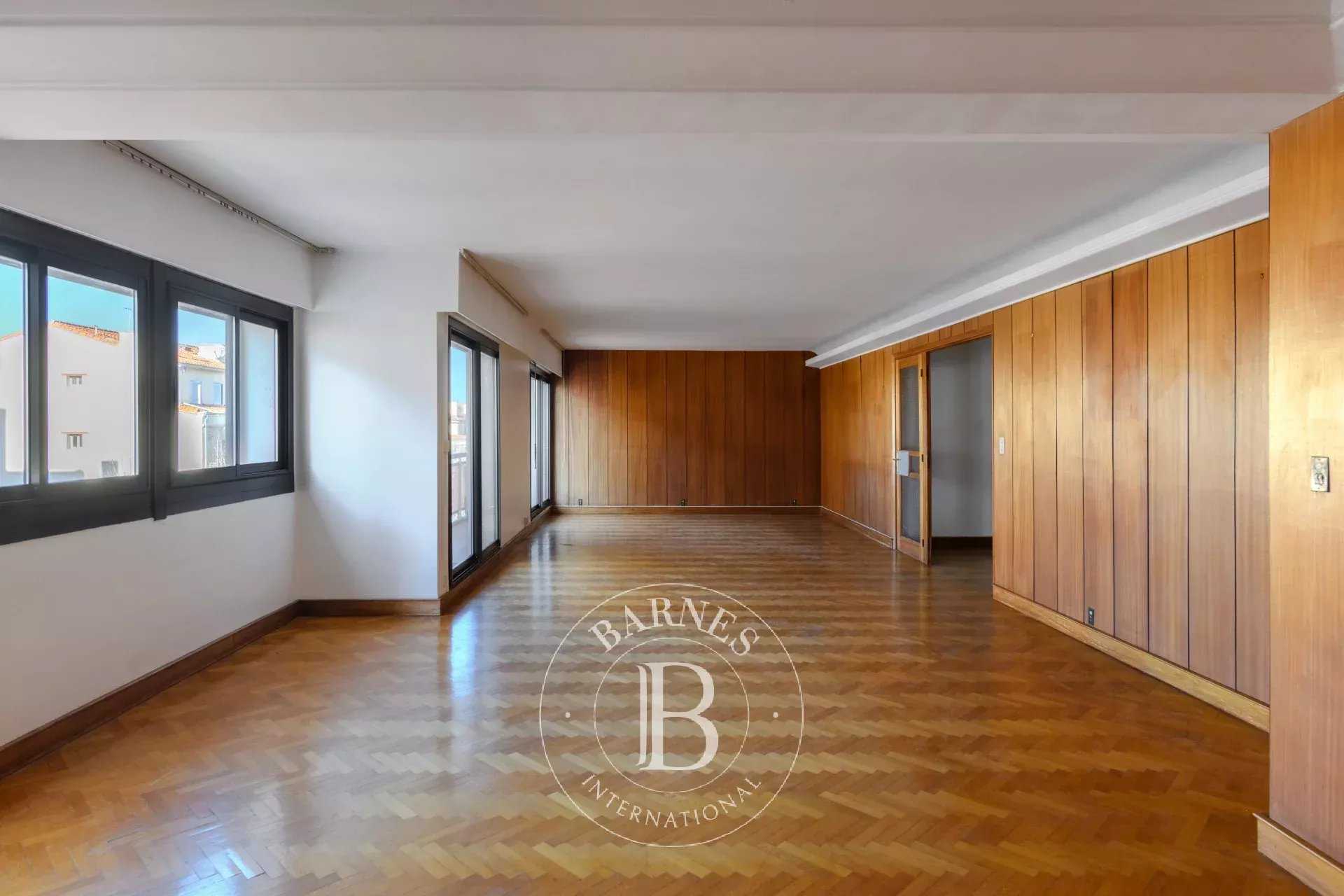 Marseille  - Apartment 5 Bedrooms