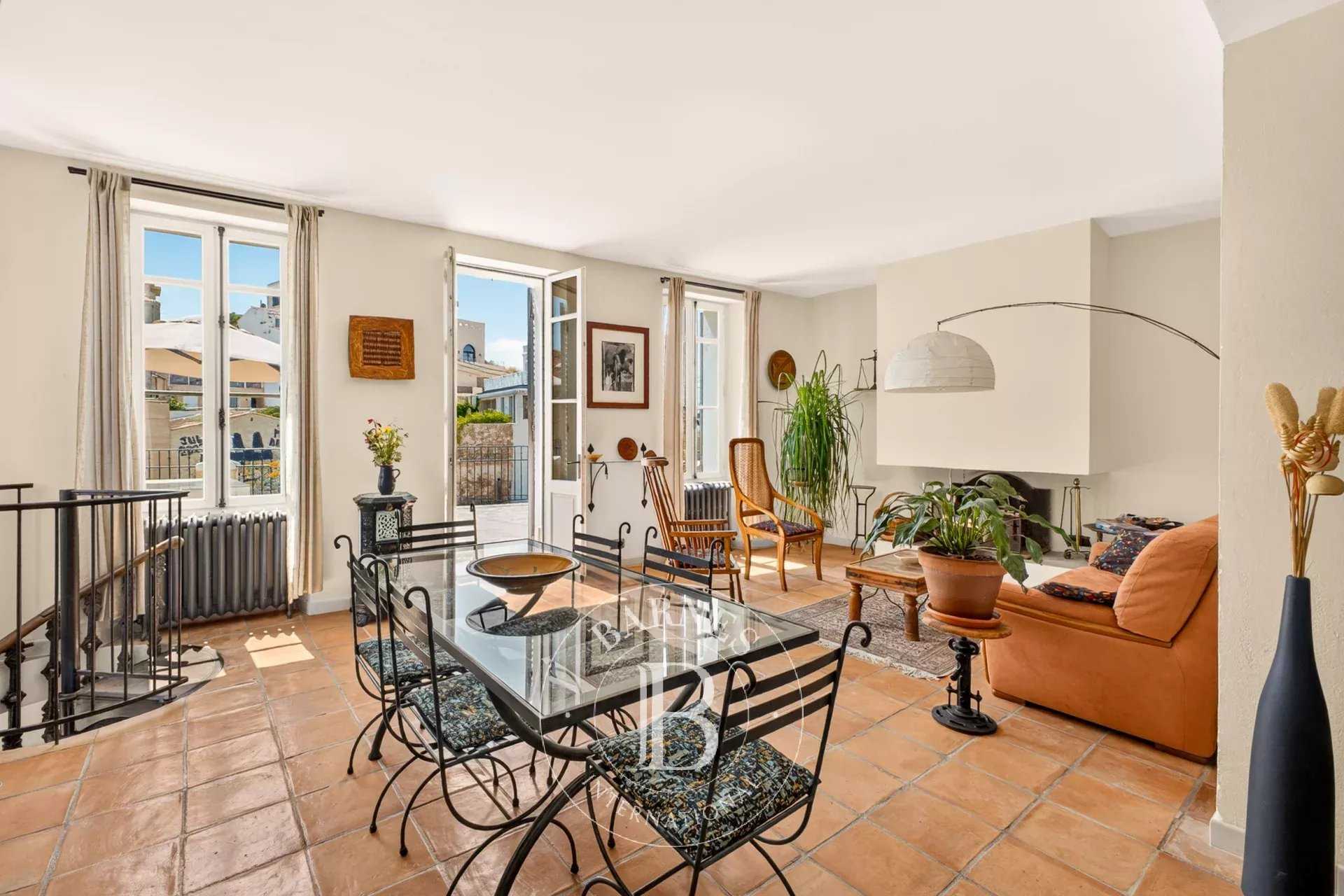 Marseille  - Maison 5 Pi&egrave;ces 4 Chambres