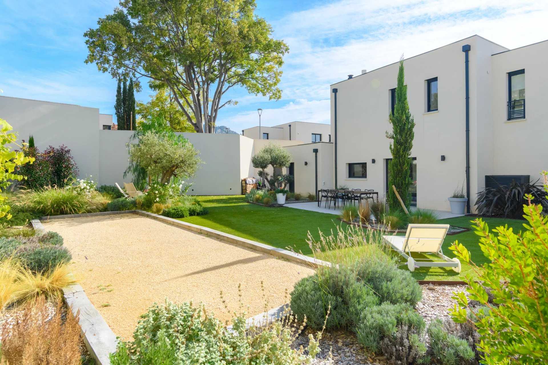 Marseille  - Maison 4 Pièces 3 Chambres