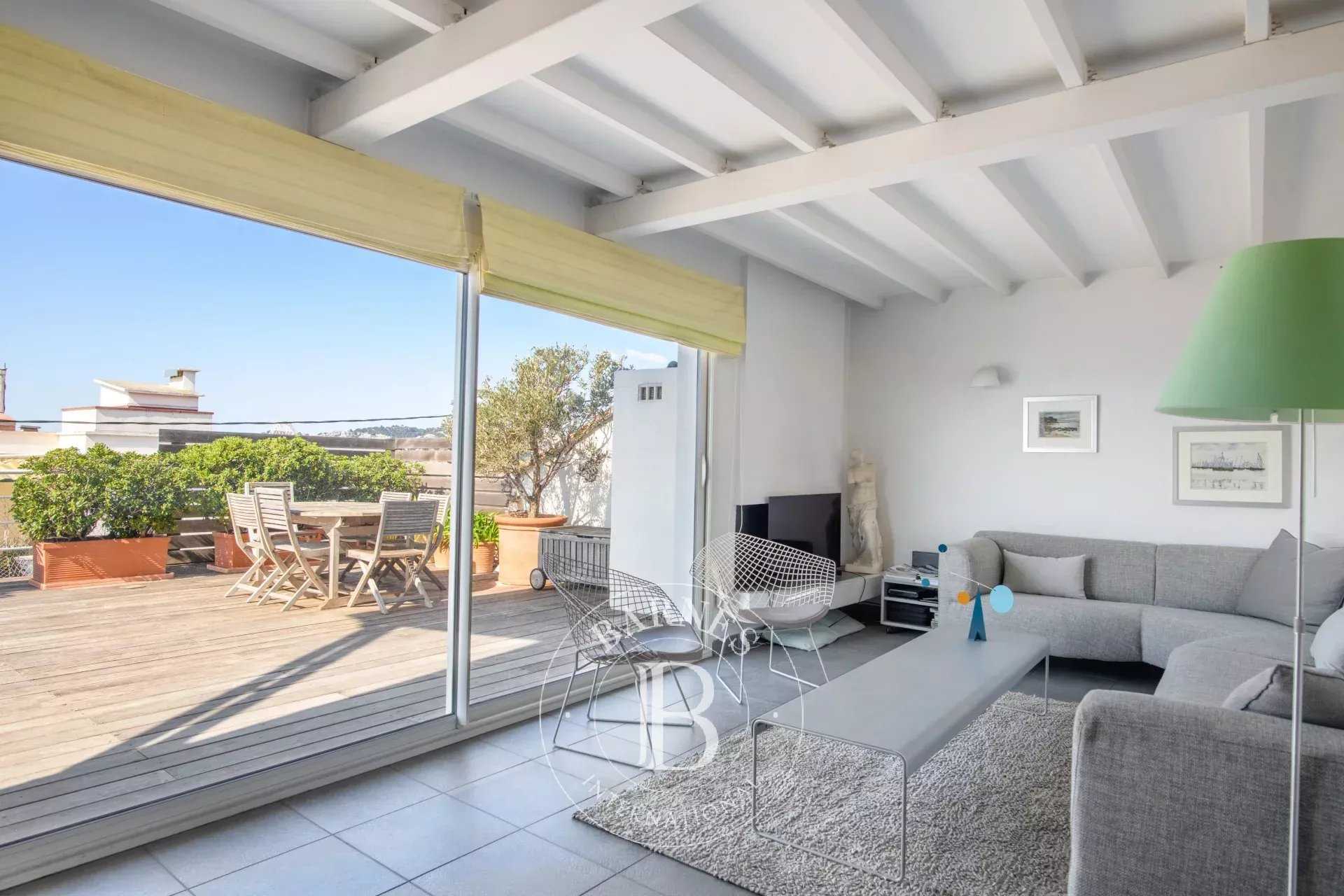 Marseille  - Maison 7 Pi&egrave;ces 5 Chambres