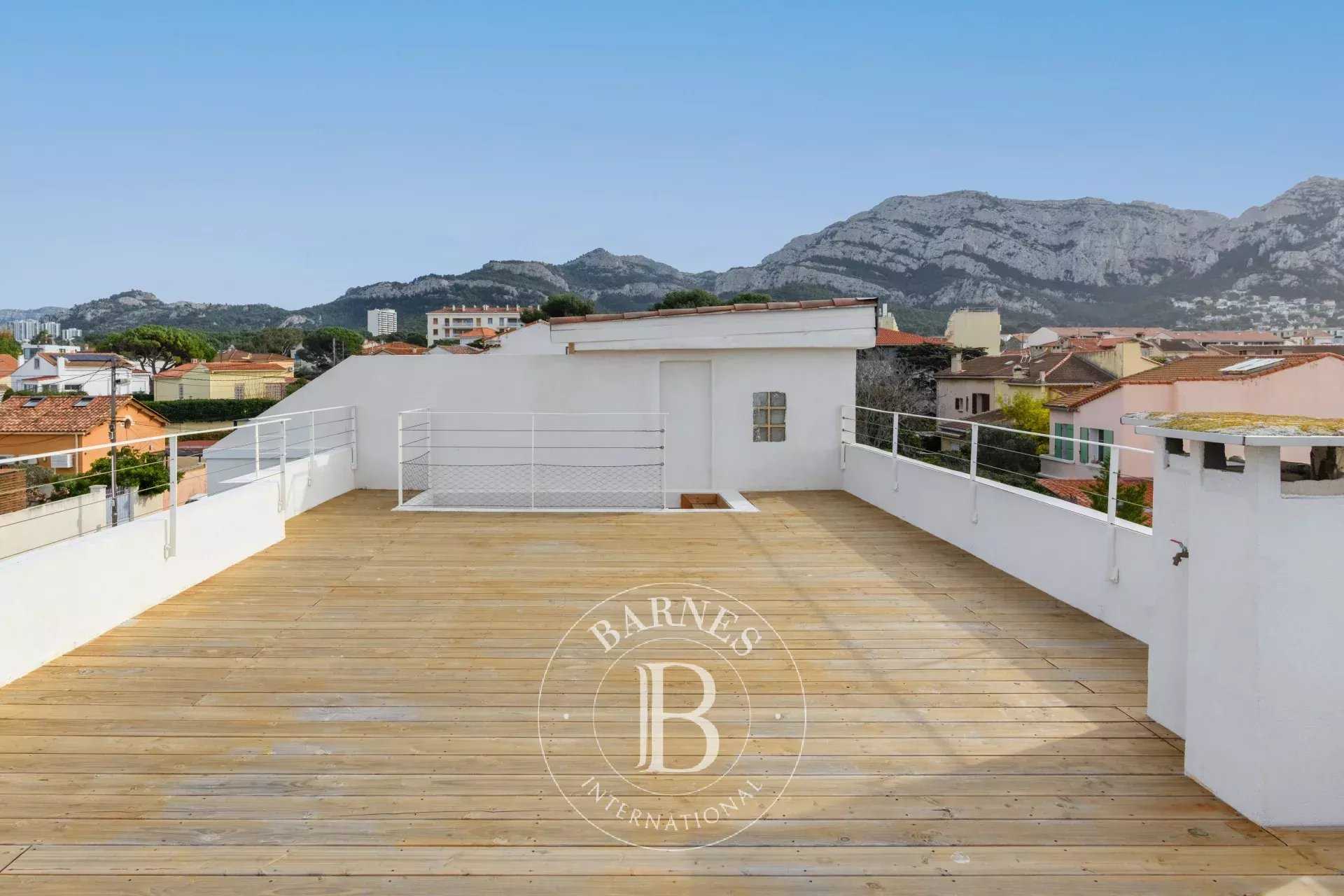 Marseille  - Villa 5 Pi&egrave;ces 4 Chambres