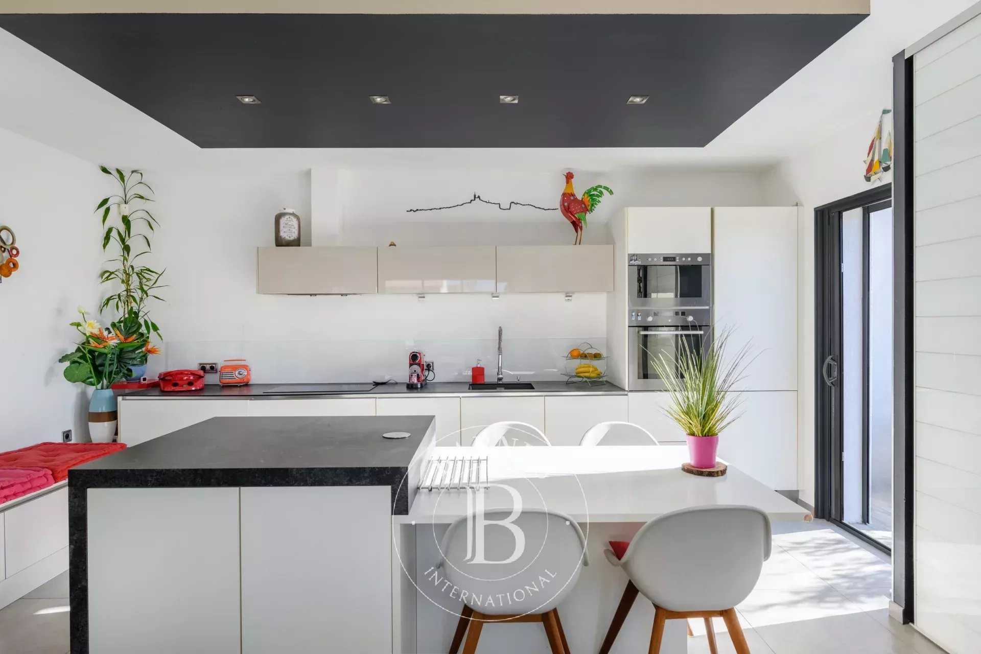 Marseille  - Maison 4 Pi&egrave;ces 4 Chambres