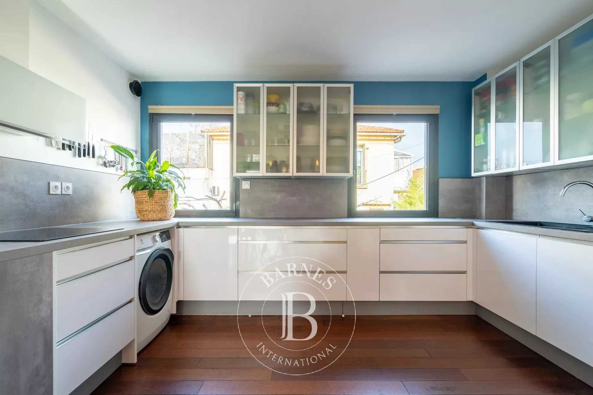 Marseille  - Appartement 5 Pièces 4 Chambres