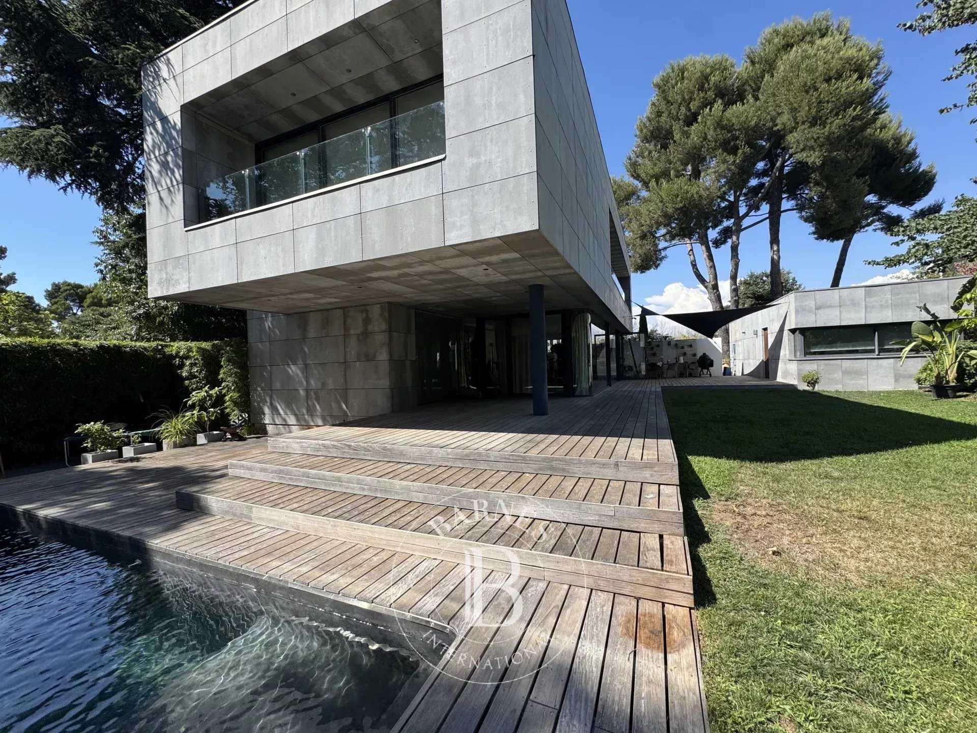 Marseille  - Maison 6 Pi&egrave;ces 4 Chambres