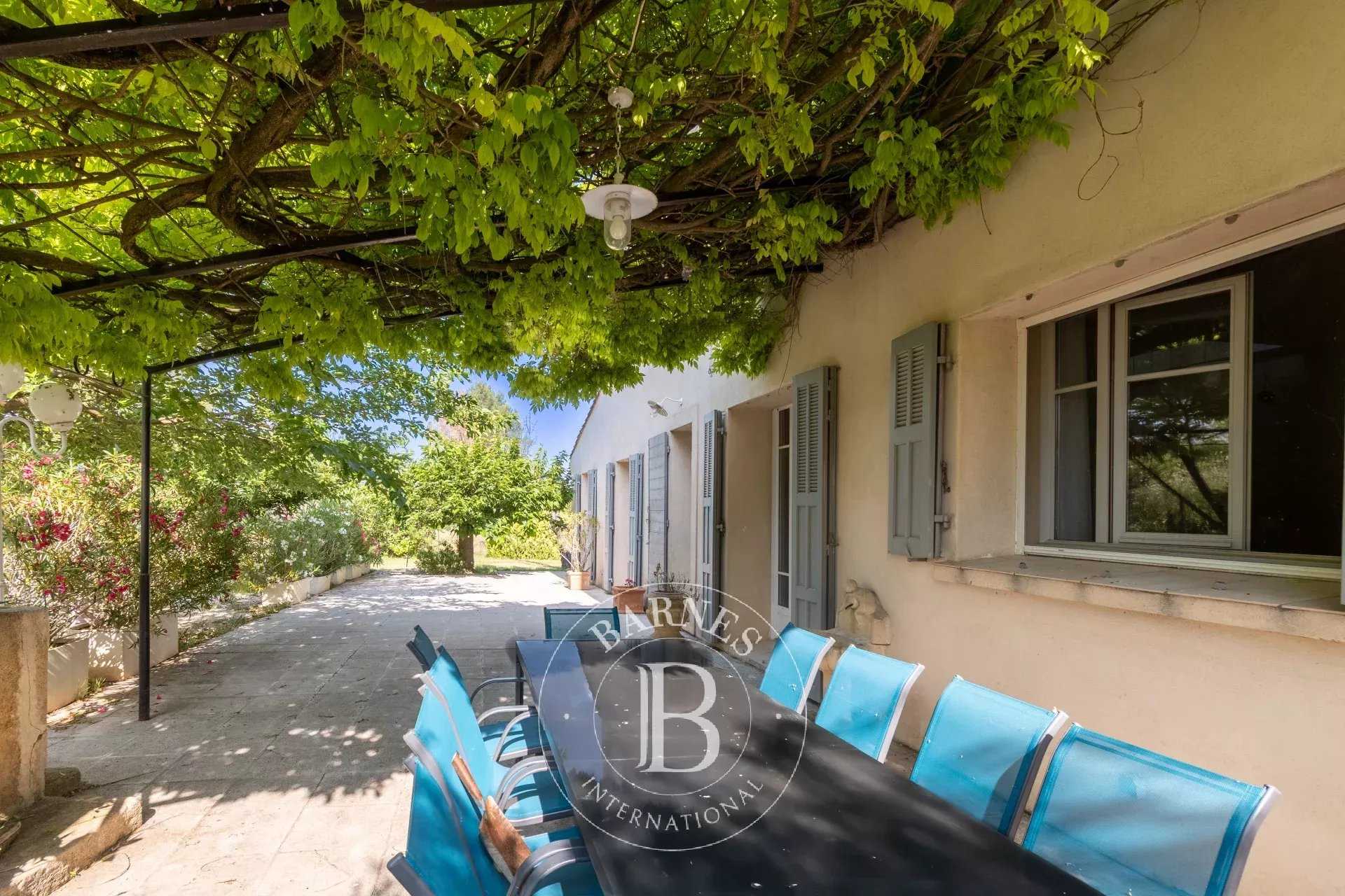 Aix-en-Provence  - House 6 Bedrooms