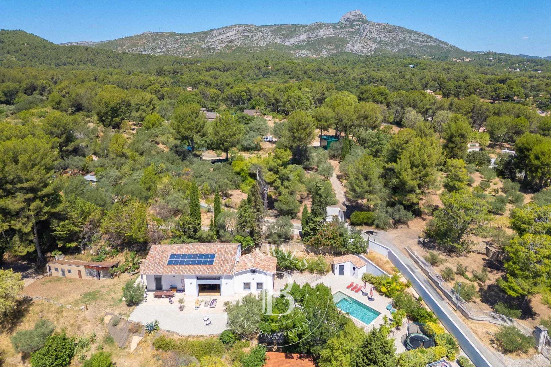 Aubagne  - House 5 Bedrooms