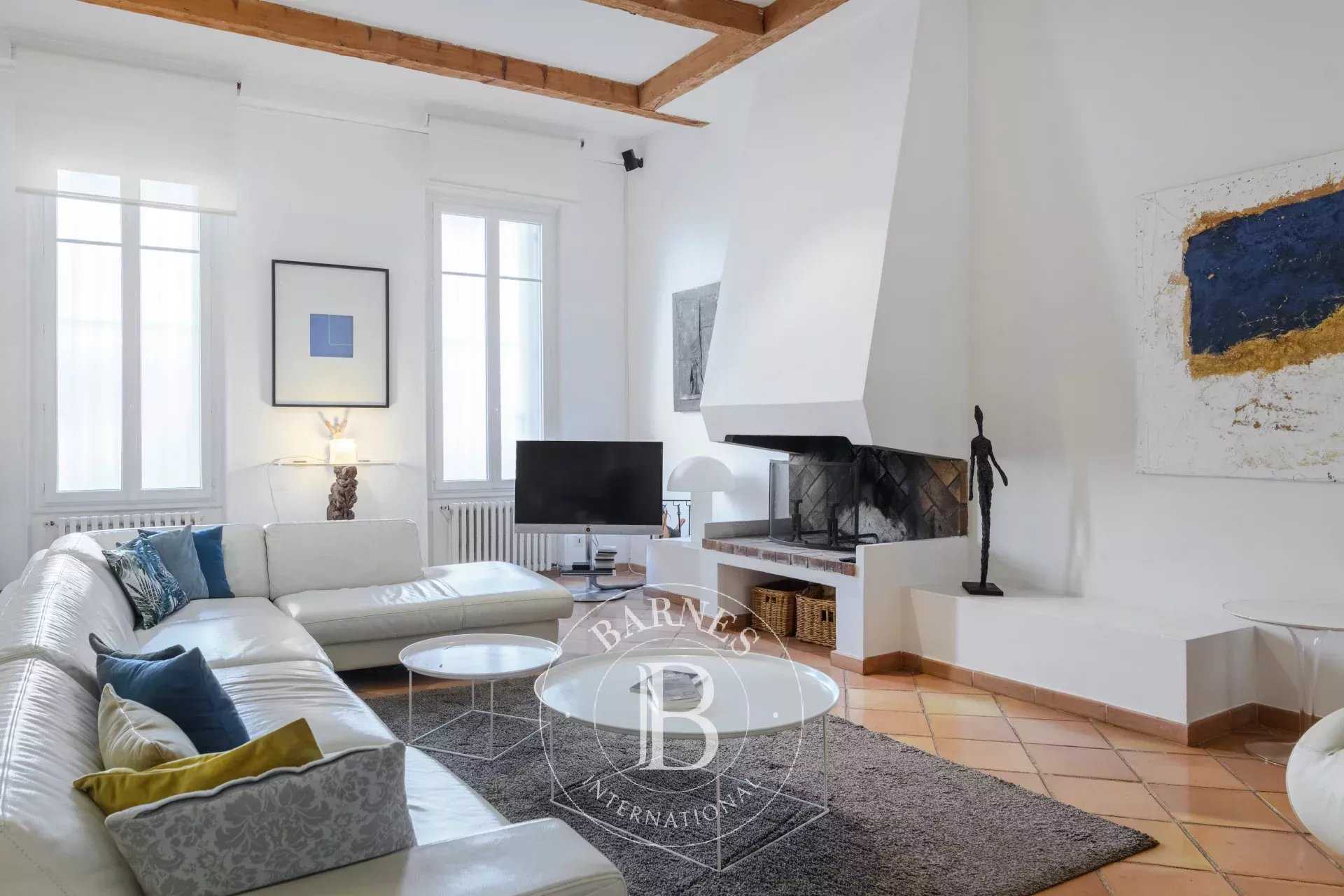 Marseille  - Appartement 5 Pi&egrave;ces 2 Chambres