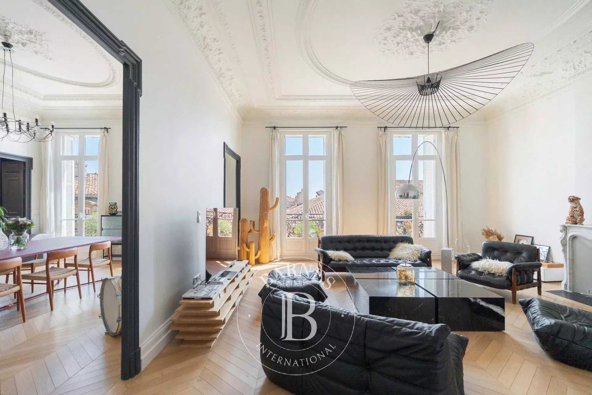Marseille  - Appartement 6 Pièces 4 Chambres