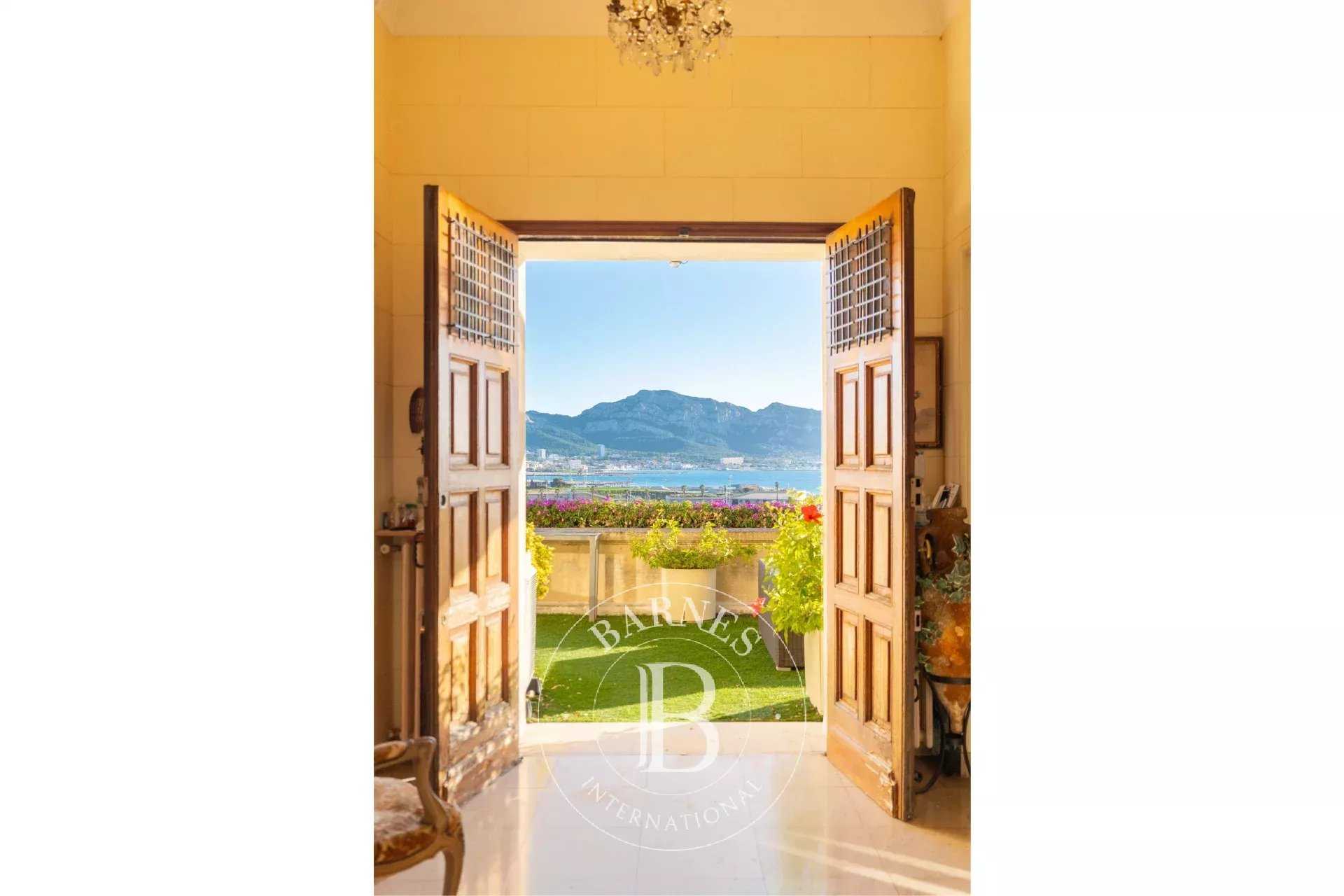 Marseille  - House 6 Bedrooms