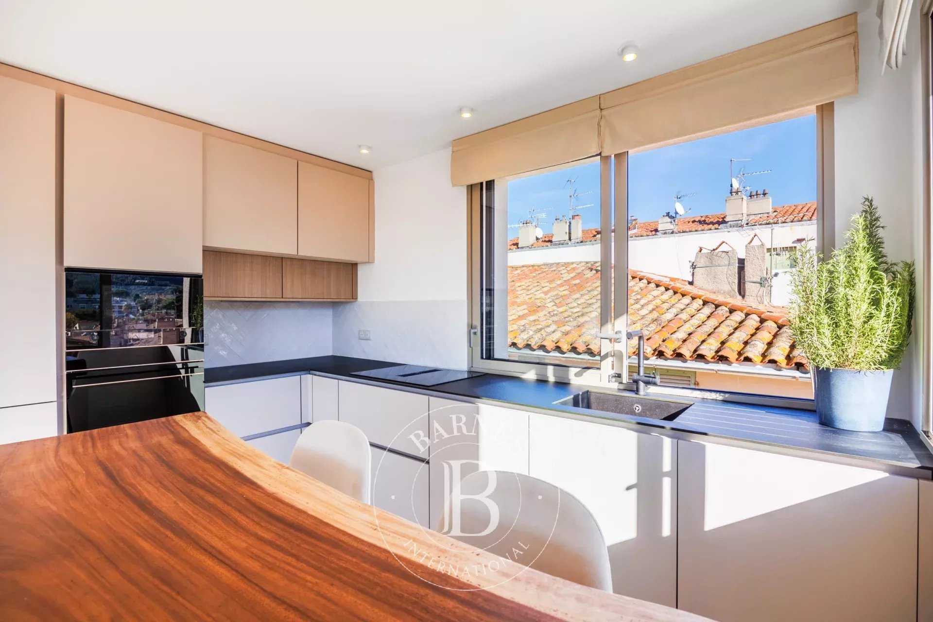 Cassis  - Appartement 5 Pièces 4 Chambres