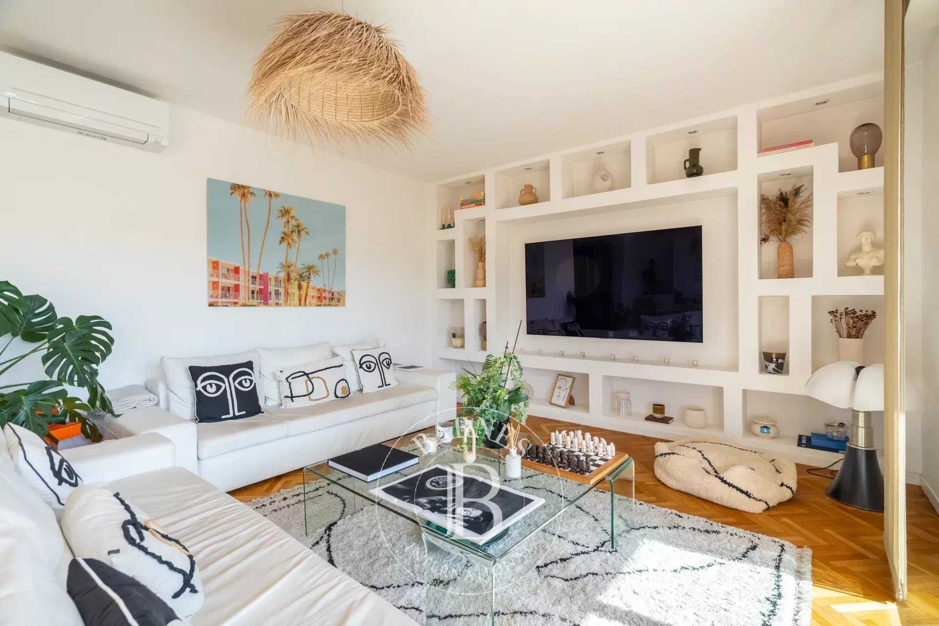 Marseille  - Appartement 3 Pi&egrave;ces 2 Chambres