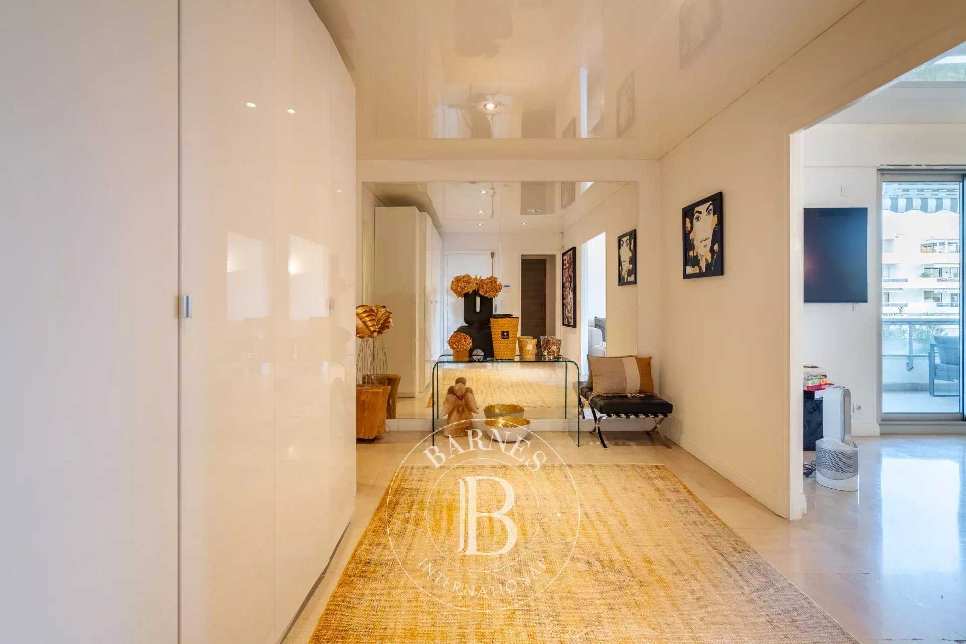 Marseille  - Appartement 3 Pi&egrave;ces 2 Chambres