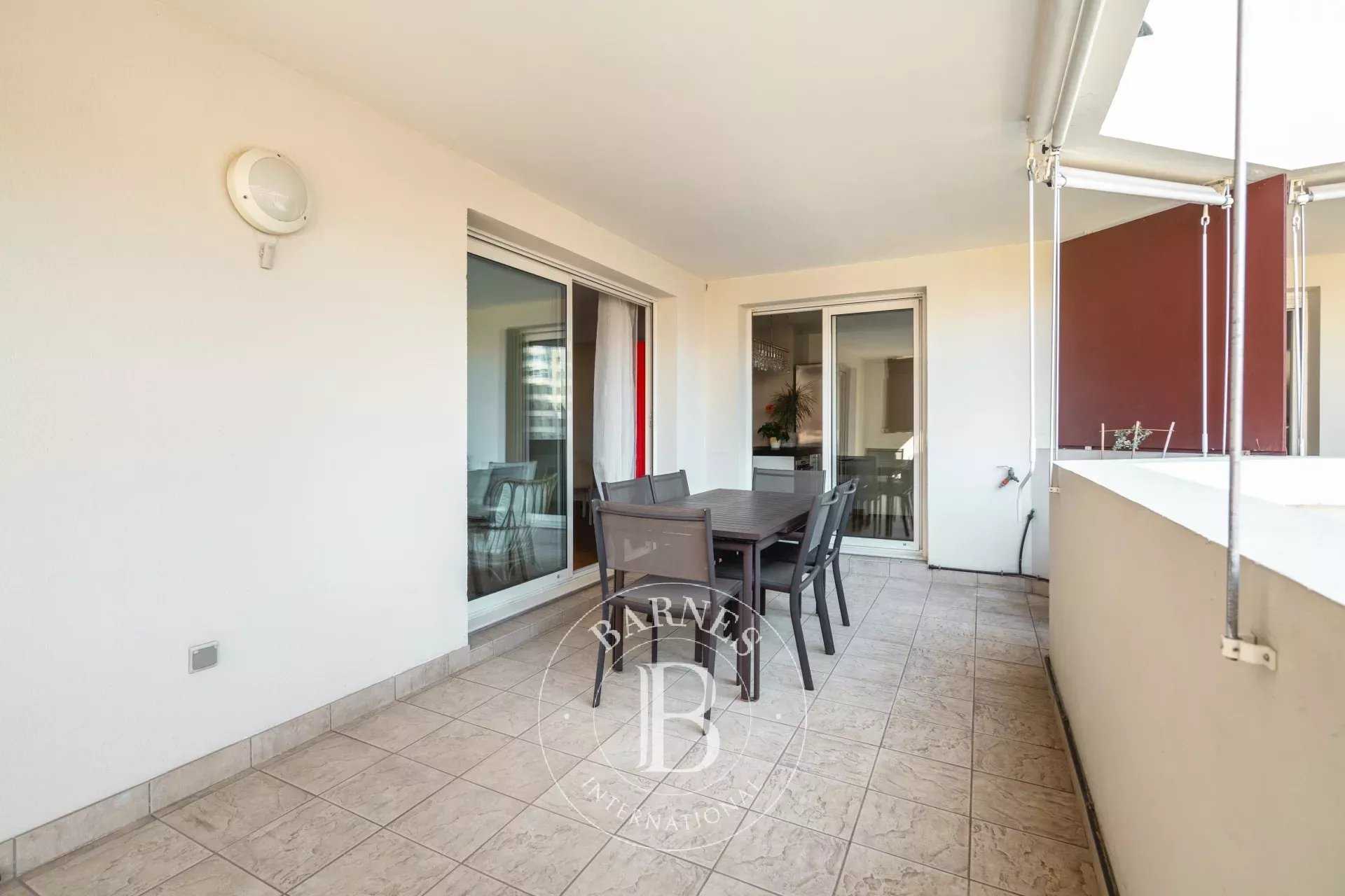 Marseille  - Appartement 4 Pi&egrave;ces 3 Chambres