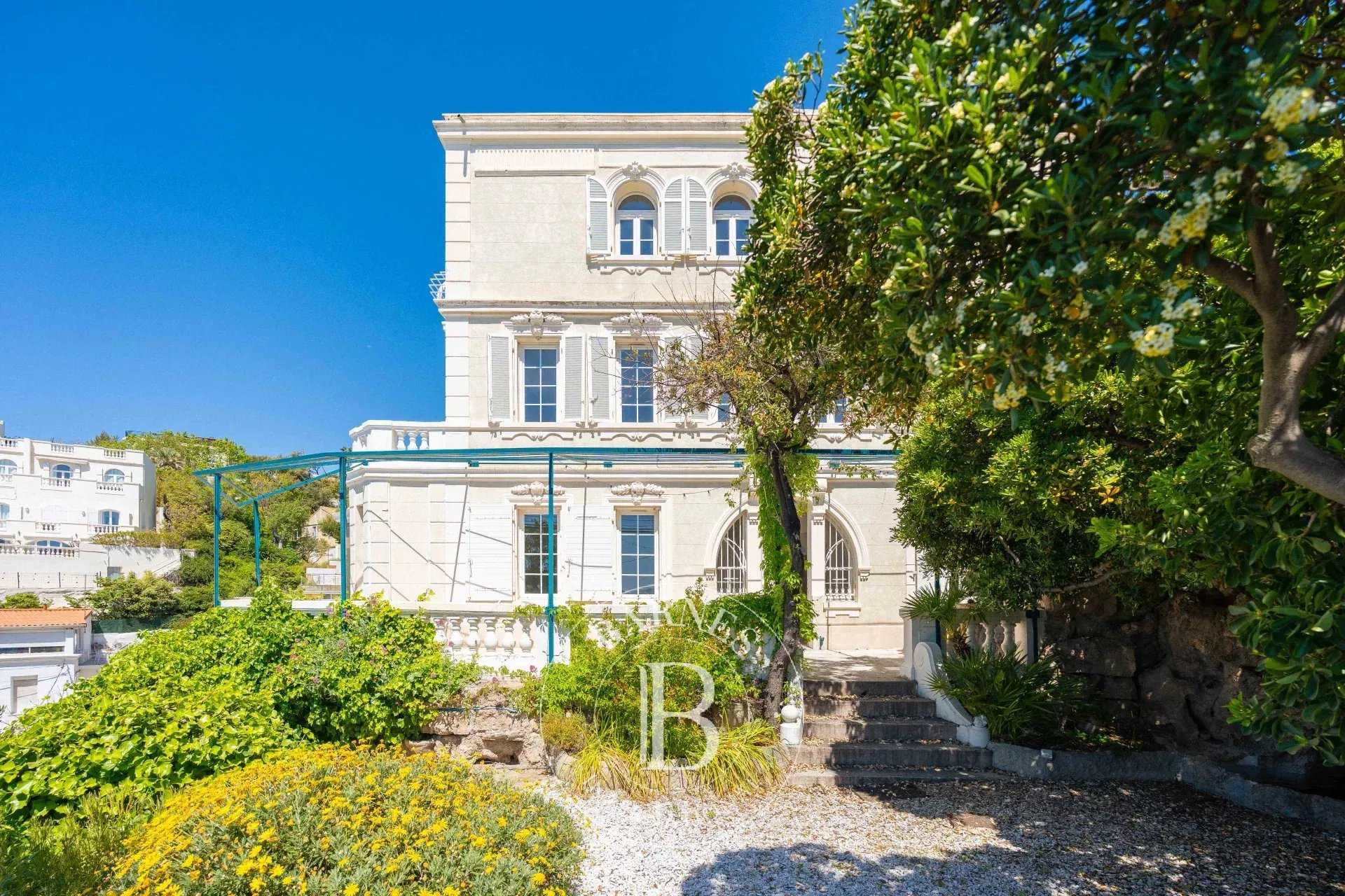 Marseille  - Maison 6 Pi&egrave;ces 4 Chambres